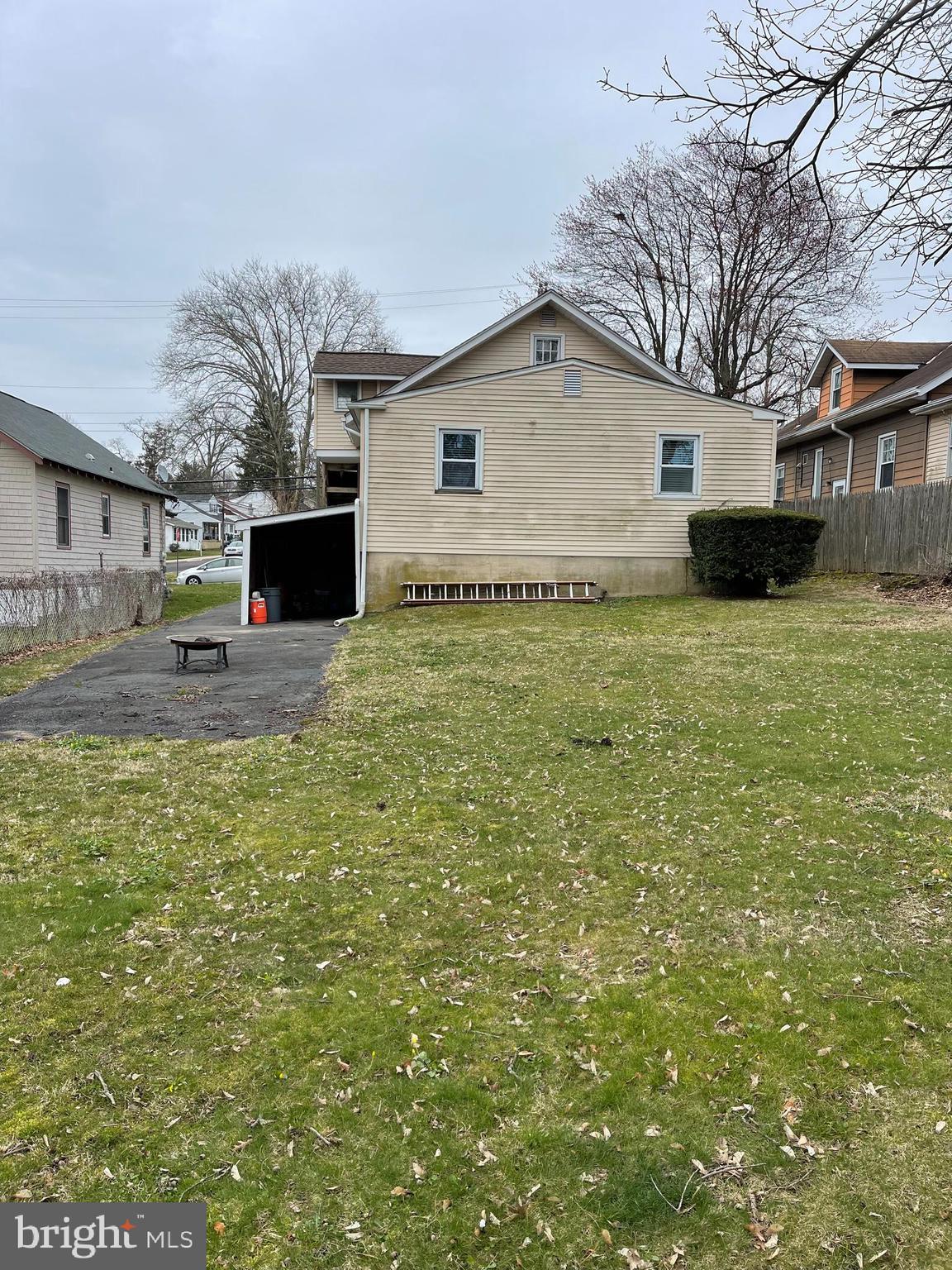 ABINGTON WOODS - Residential Lease