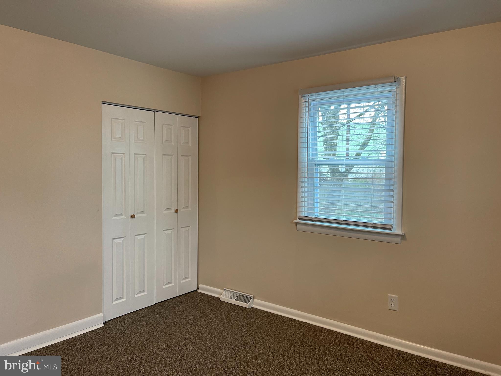 ABINGTON WOODS - Residential Lease