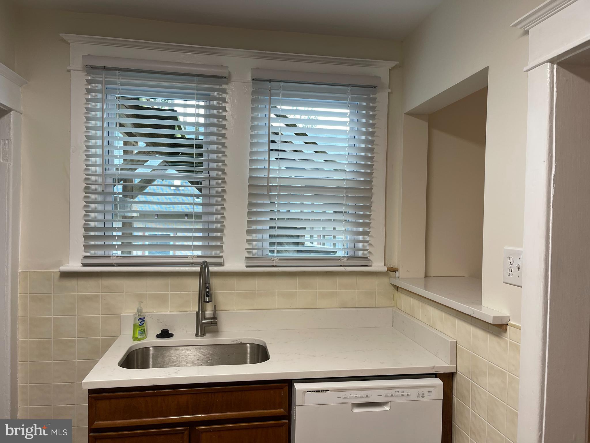 ABINGTON WOODS - Residential Lease