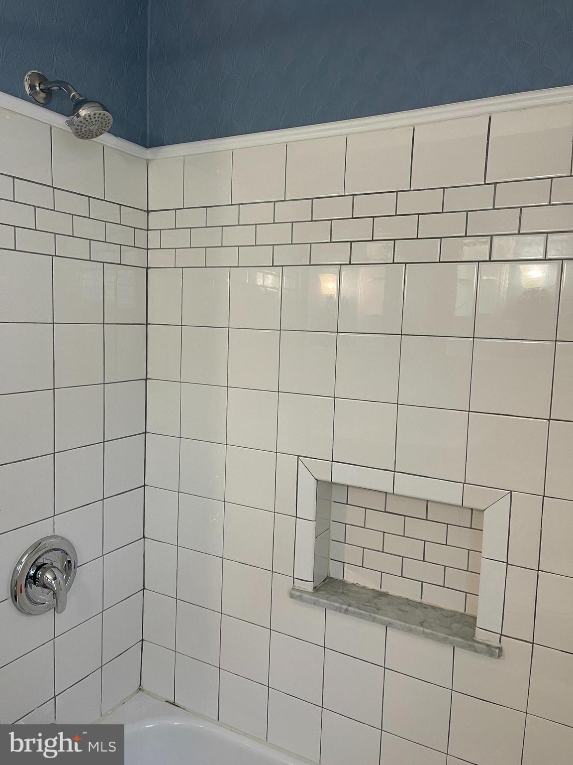 ABINGTON WOODS - Residential Lease