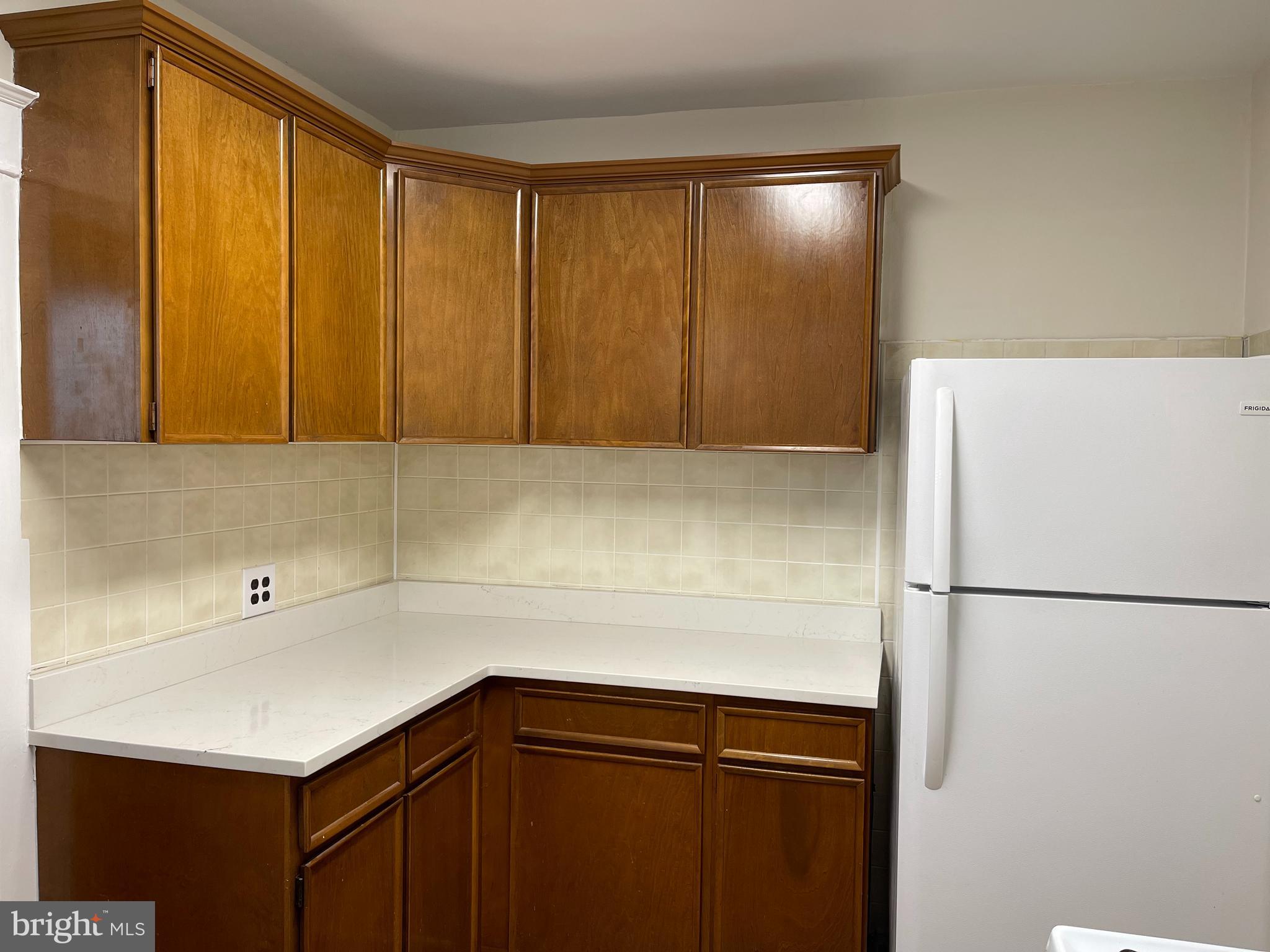 ABINGTON WOODS - Residential Lease