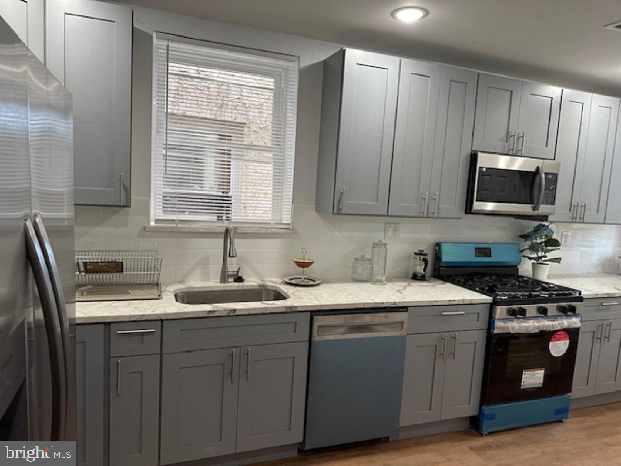 5518 LARCHWOOD AVENUE