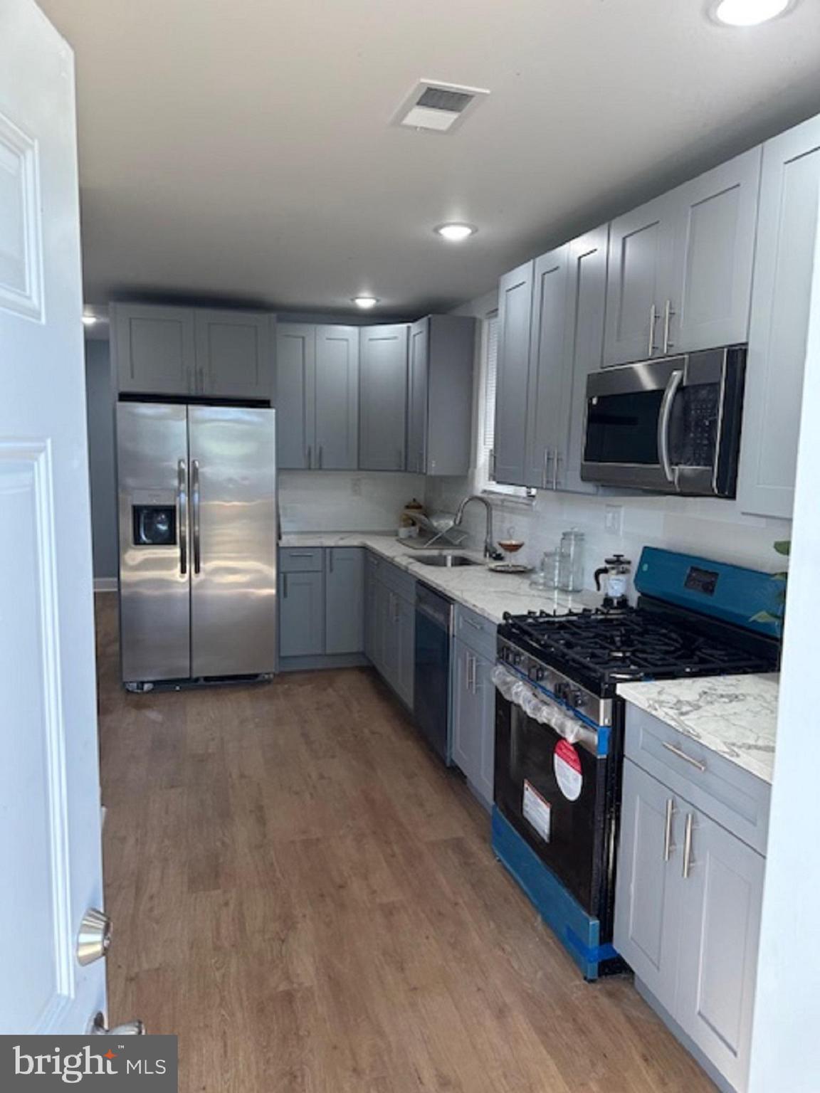 5518 LARCHWOOD AVENUE