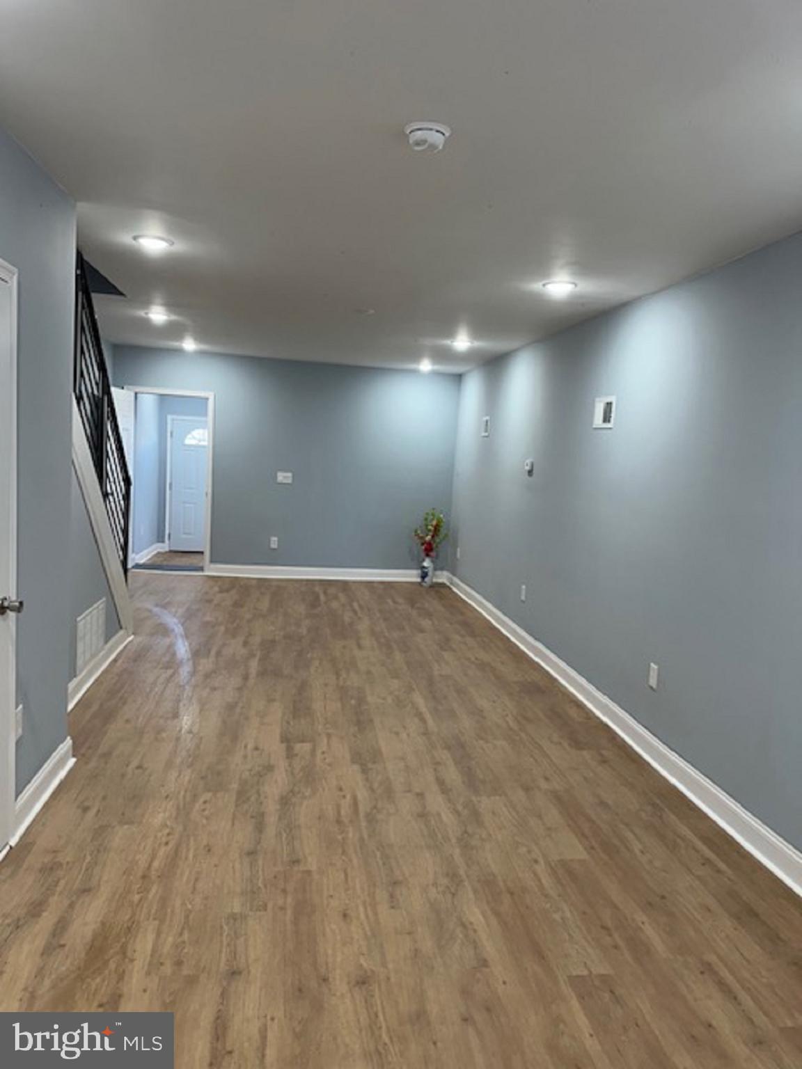 5518 LARCHWOOD AVENUE