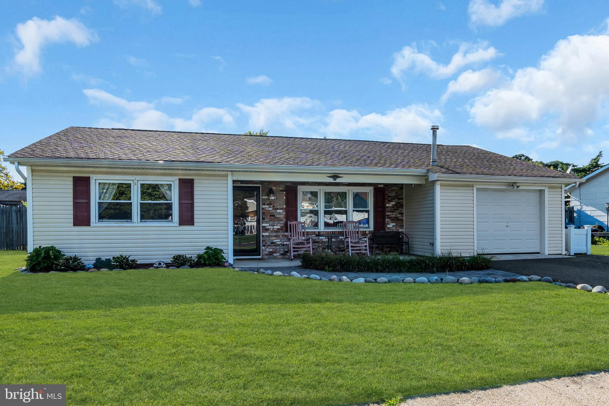 6 ROXBURY DRIVE