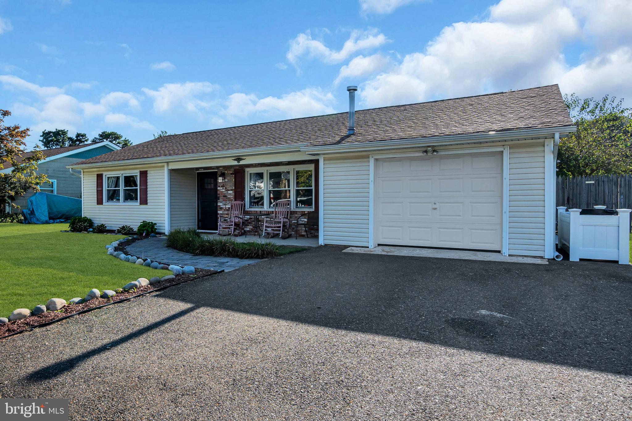 6 ROXBURY DRIVE