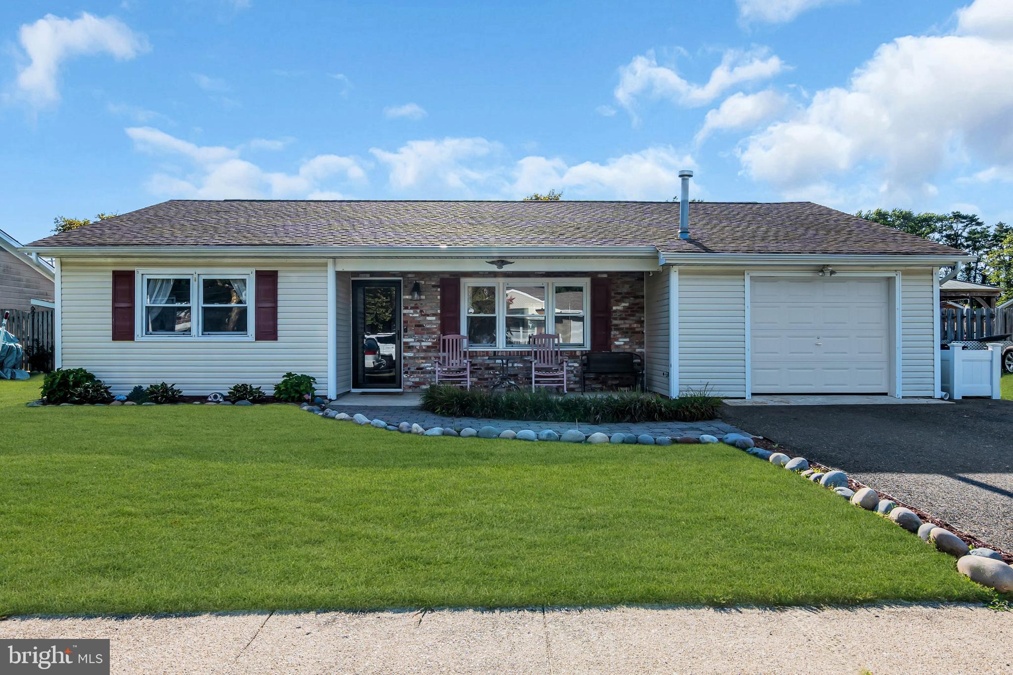 6 ROXBURY DRIVE