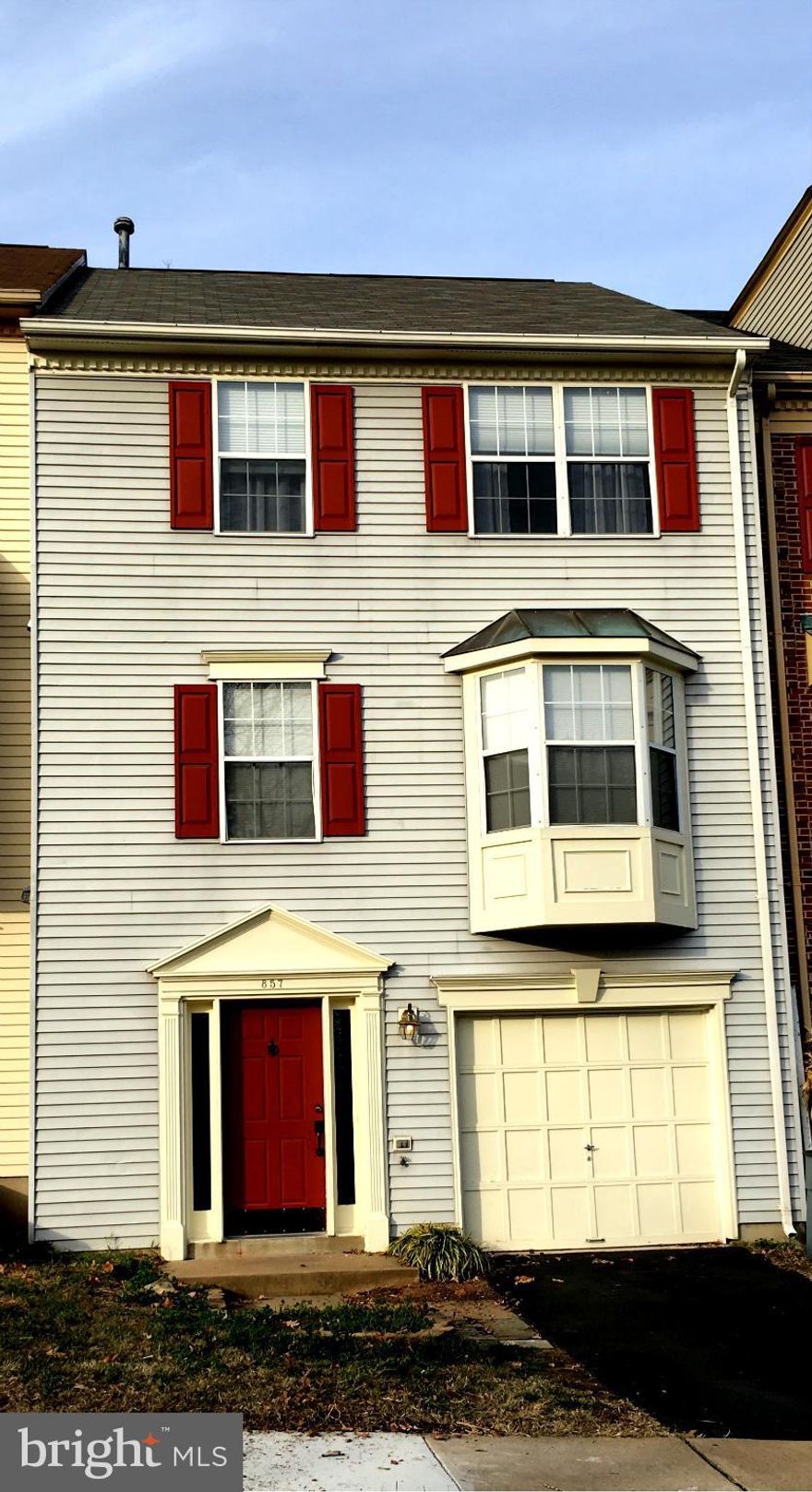 Gorgeous updated 3 level garage townhome on quiet cul-de-sac with 2 master suites in sought after Tavistock Farms.  Great location two minutes to Dulles Greenway and close to downtown Leesburg. Fully finished basement with fireplace and walkout to fenced rear yard. Large deck off main level.