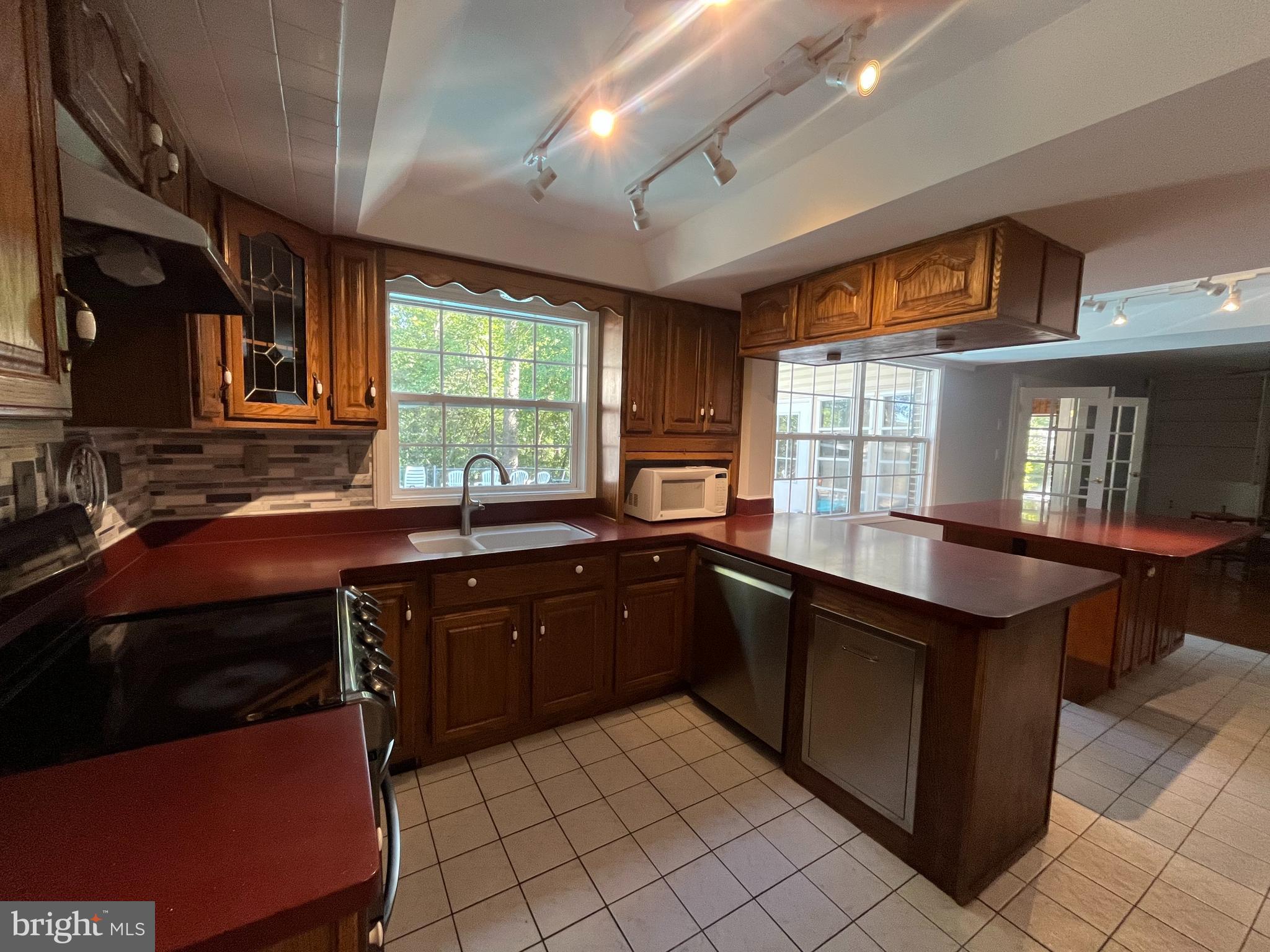 GRAHAM PARK SHORES - Residential