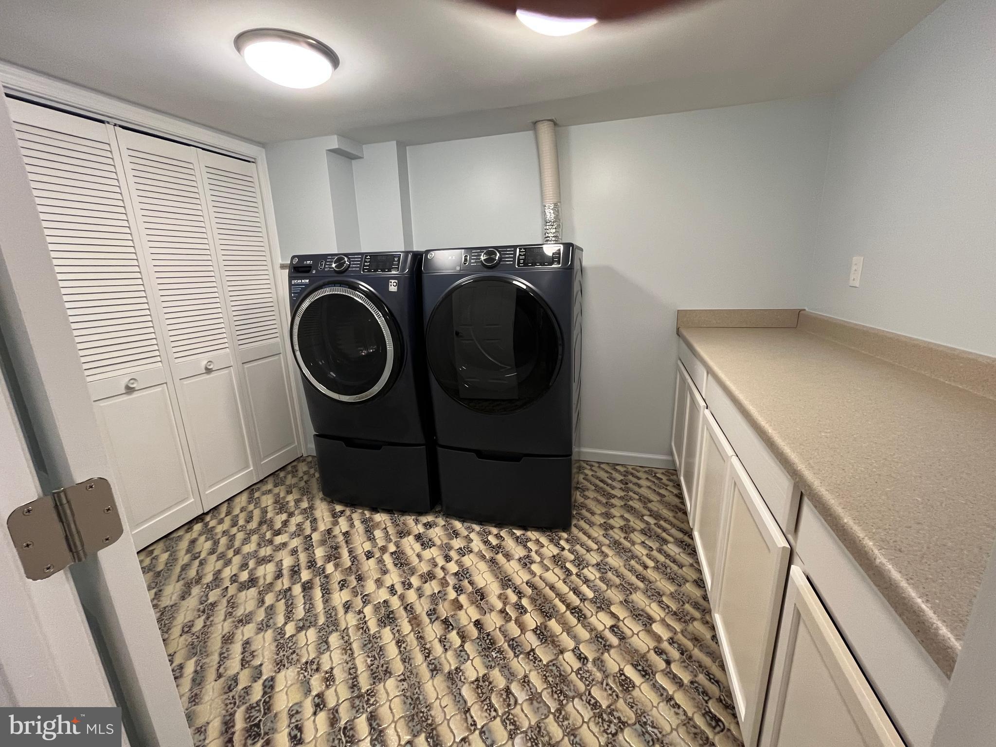 GRAHAM PARK SHORES - Residential