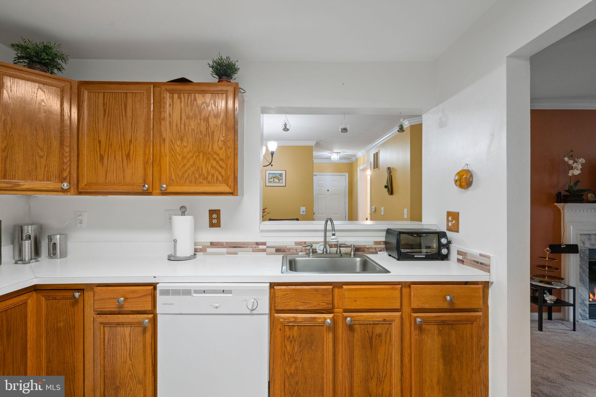 SUMMERHOUSE II CONDO - Residential