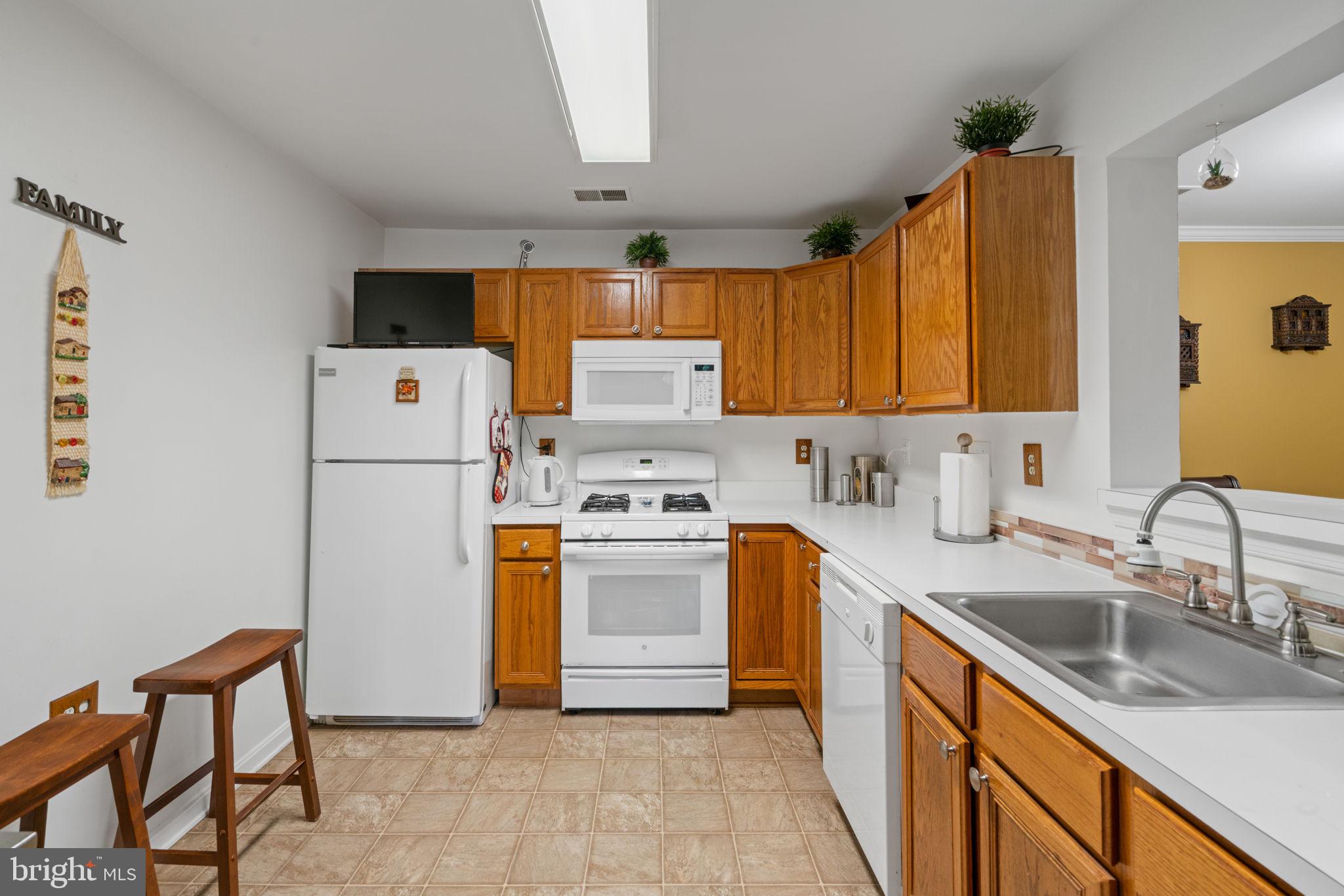 SUMMERHOUSE II CONDO - Residential