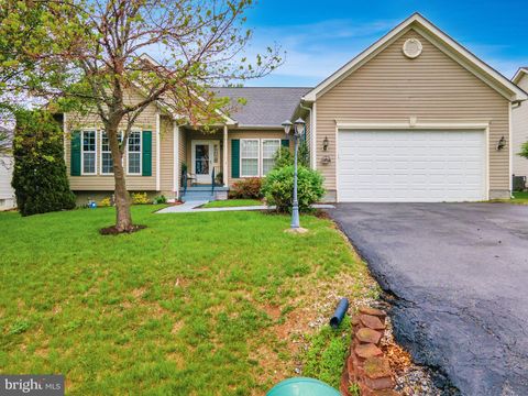 Photo of 540 Hogan Drive, MARTINSBURG, WV 25405 (MLS # WVBE2049220)