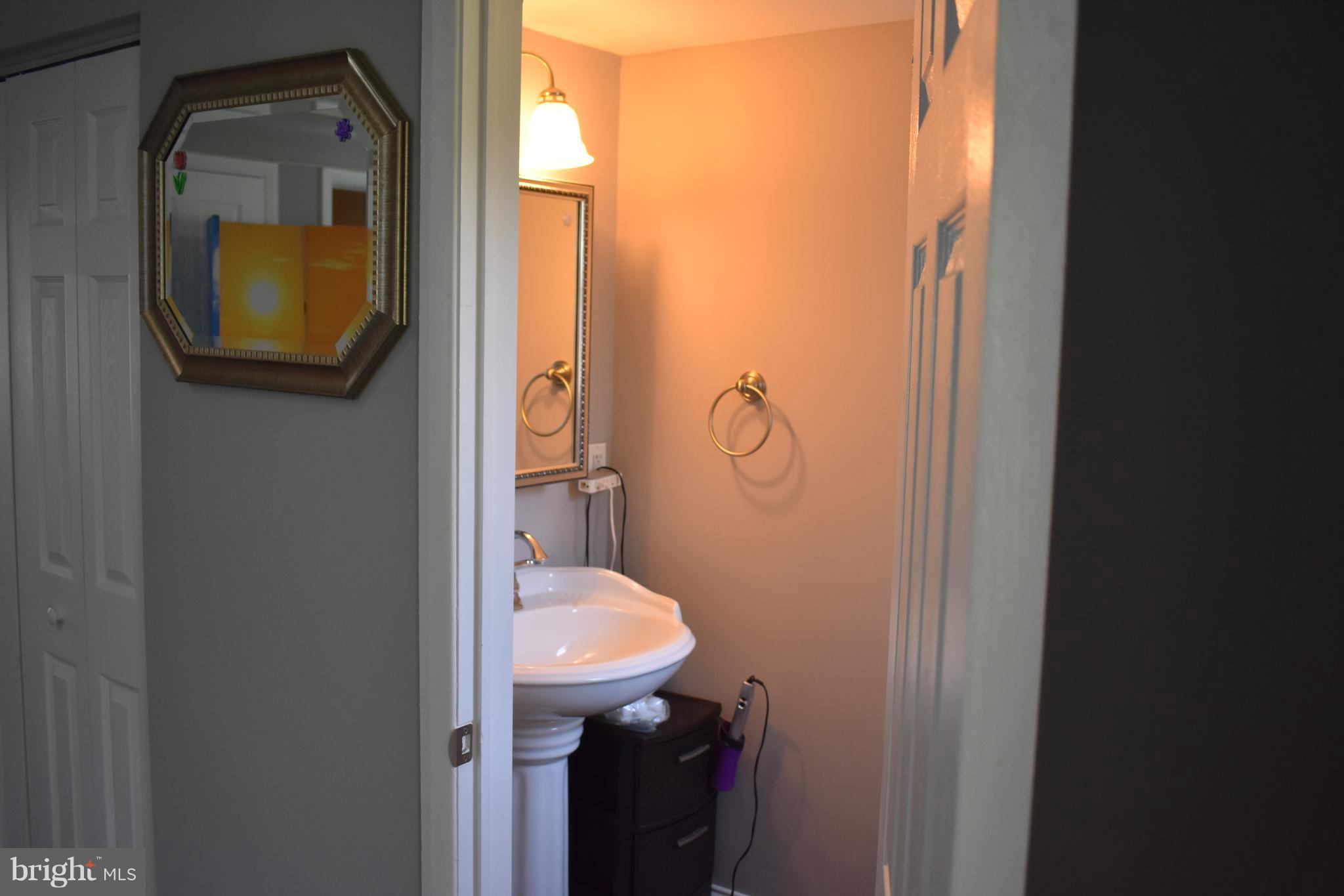 CROMWELL VALLEY - Residential Lease