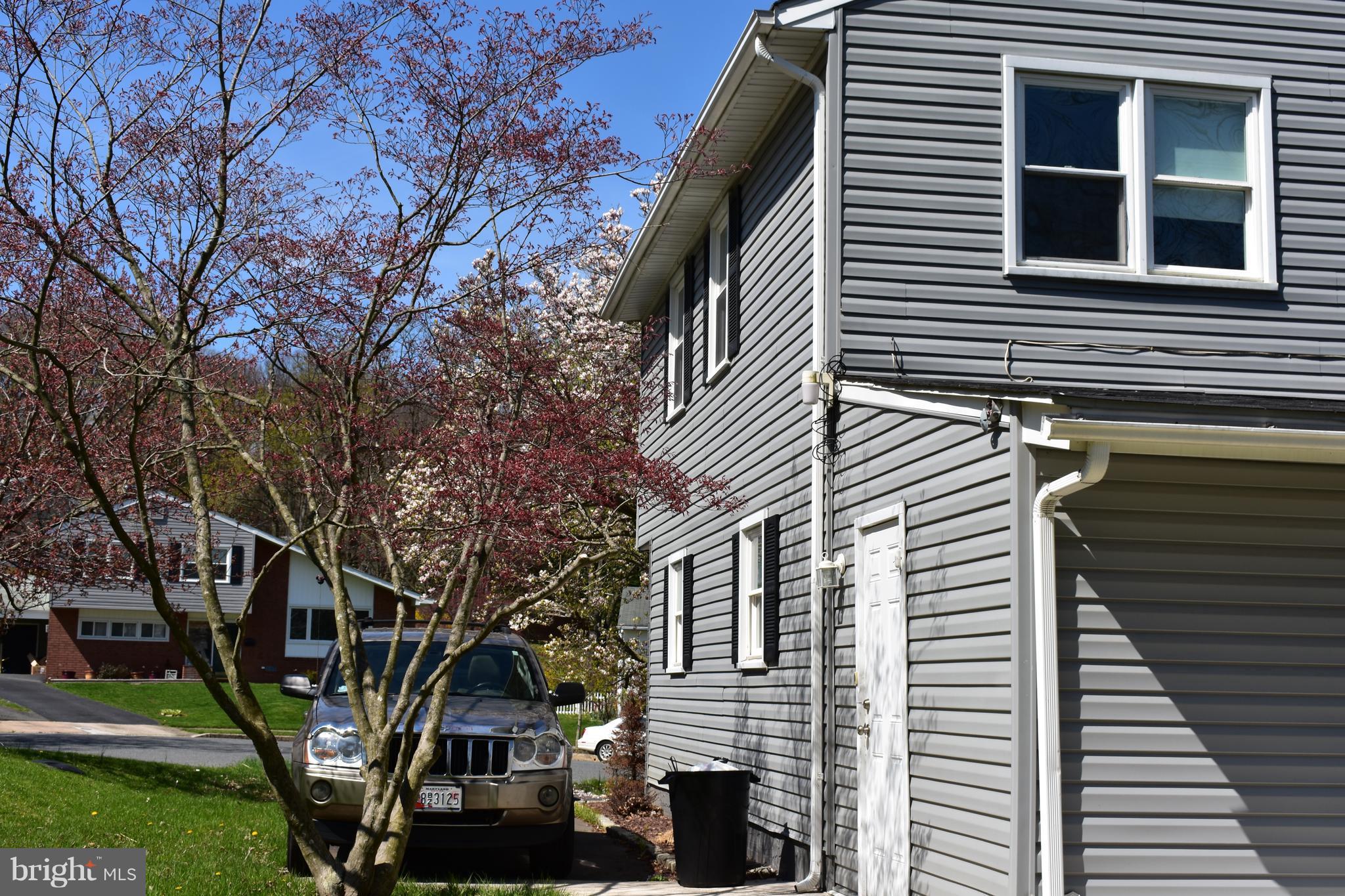 CROMWELL VALLEY - Residential Lease