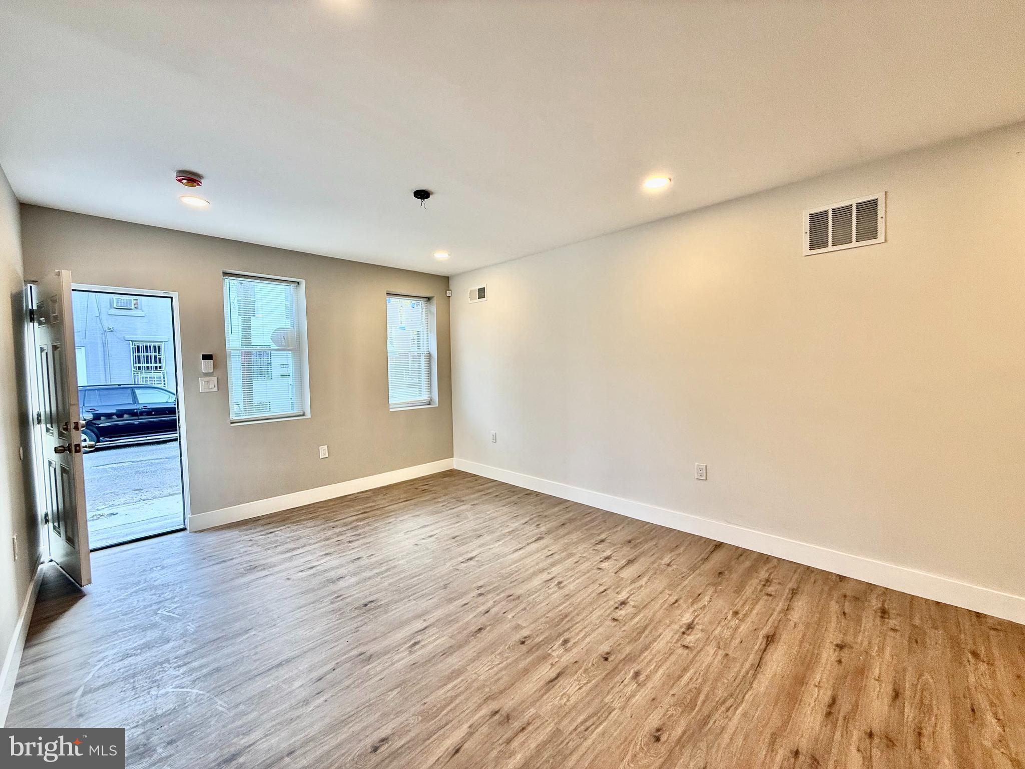 PORT RICHMOND - Residential