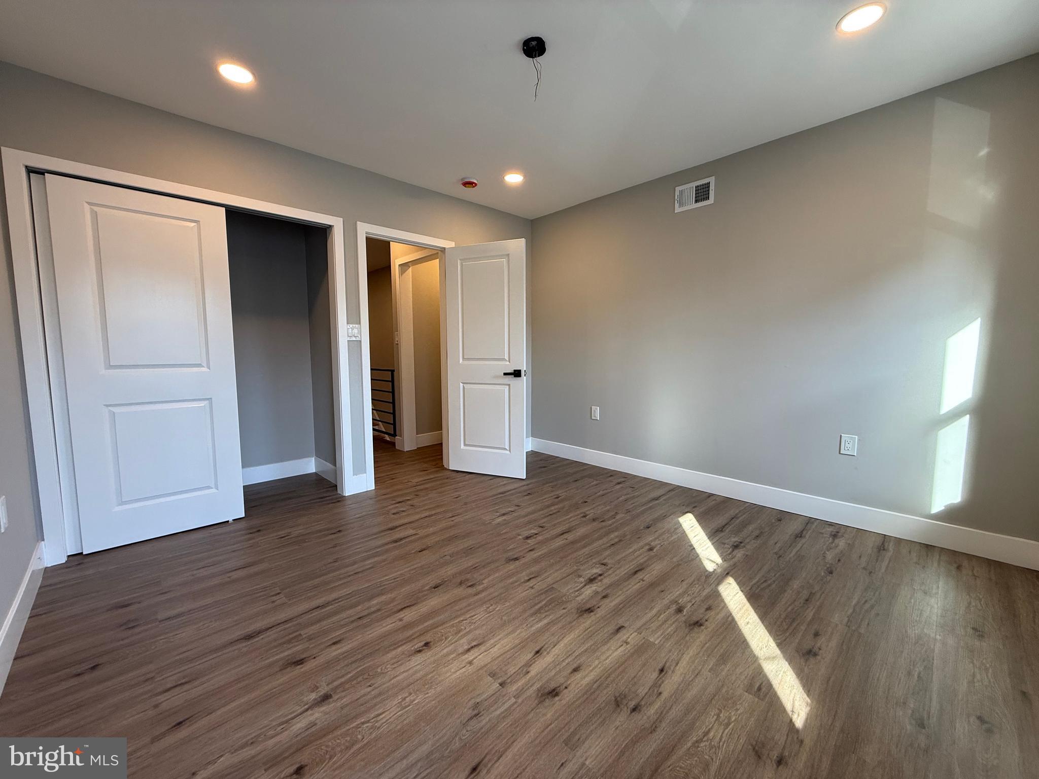 PORT RICHMOND - Residential