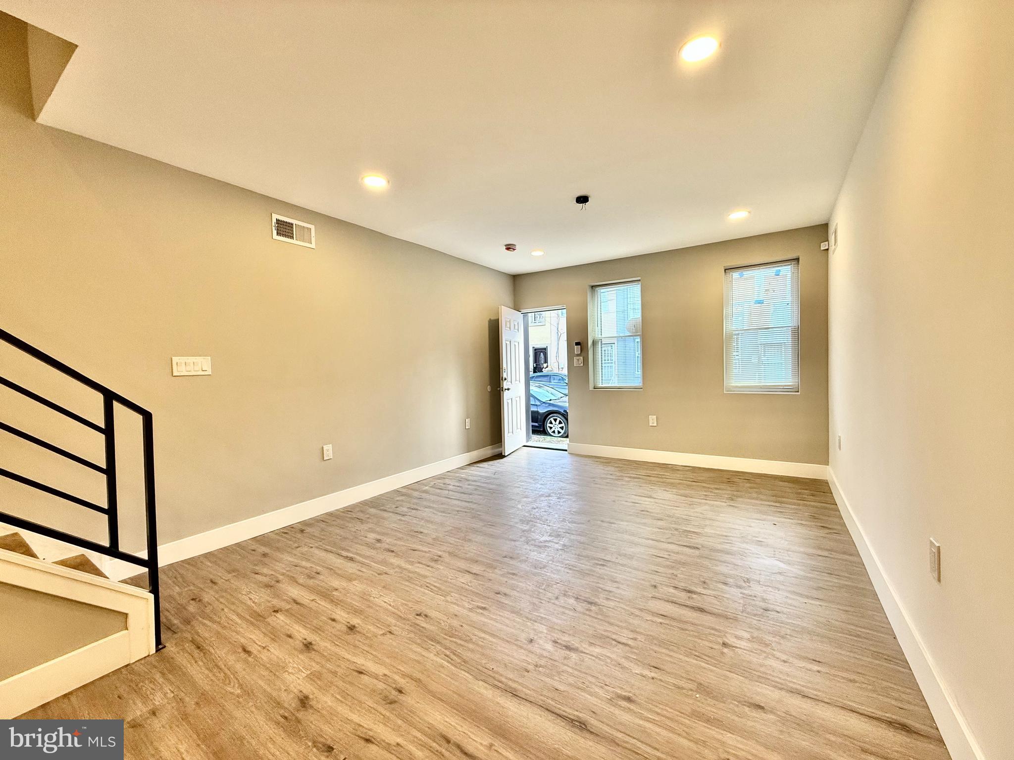 PORT RICHMOND - Residential