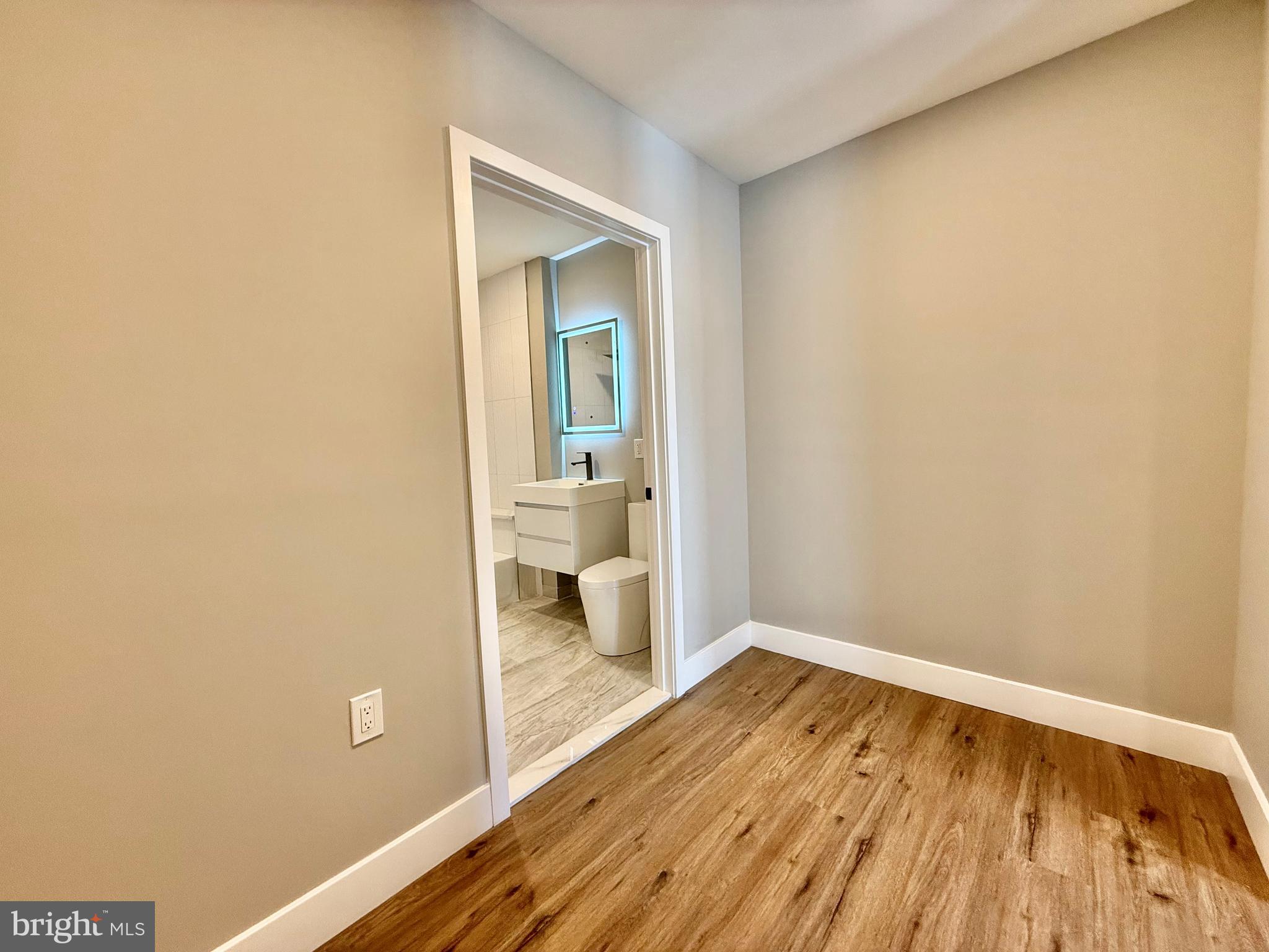 PORT RICHMOND - Residential