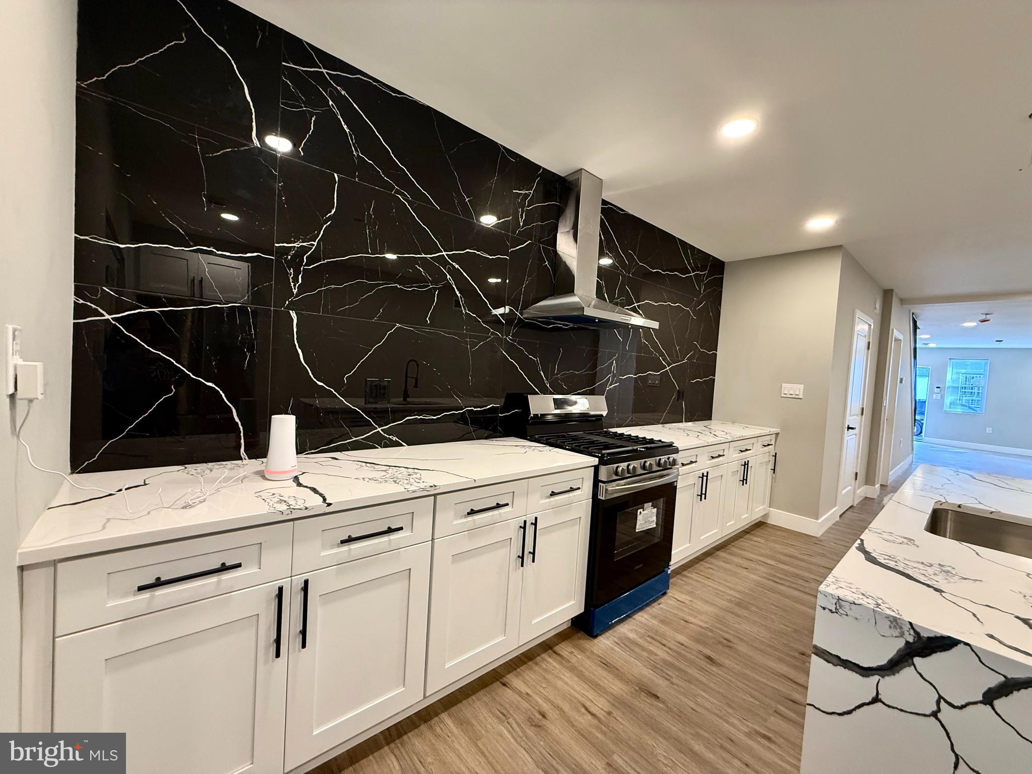 PORT RICHMOND - Residential