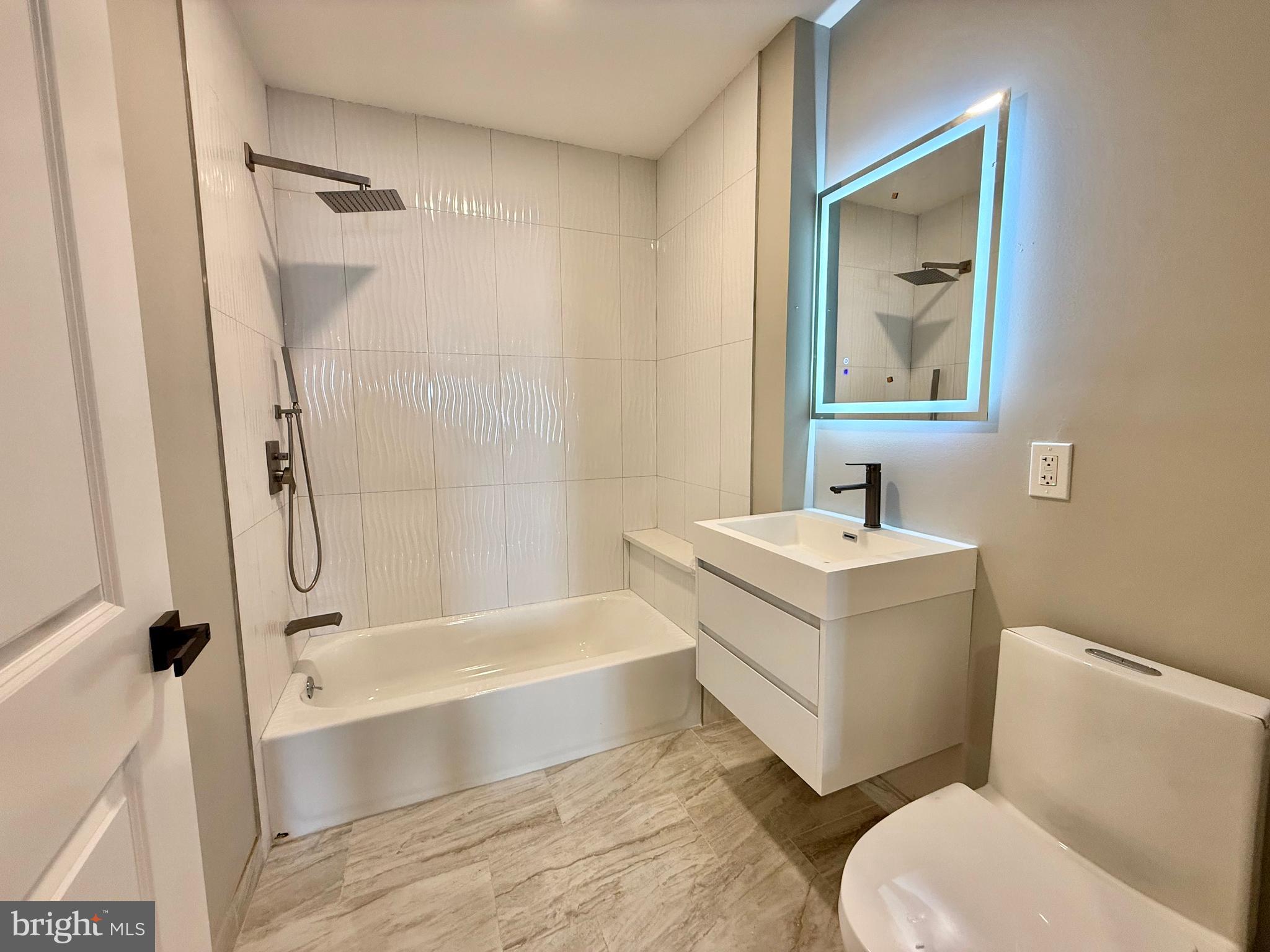 PORT RICHMOND - Residential