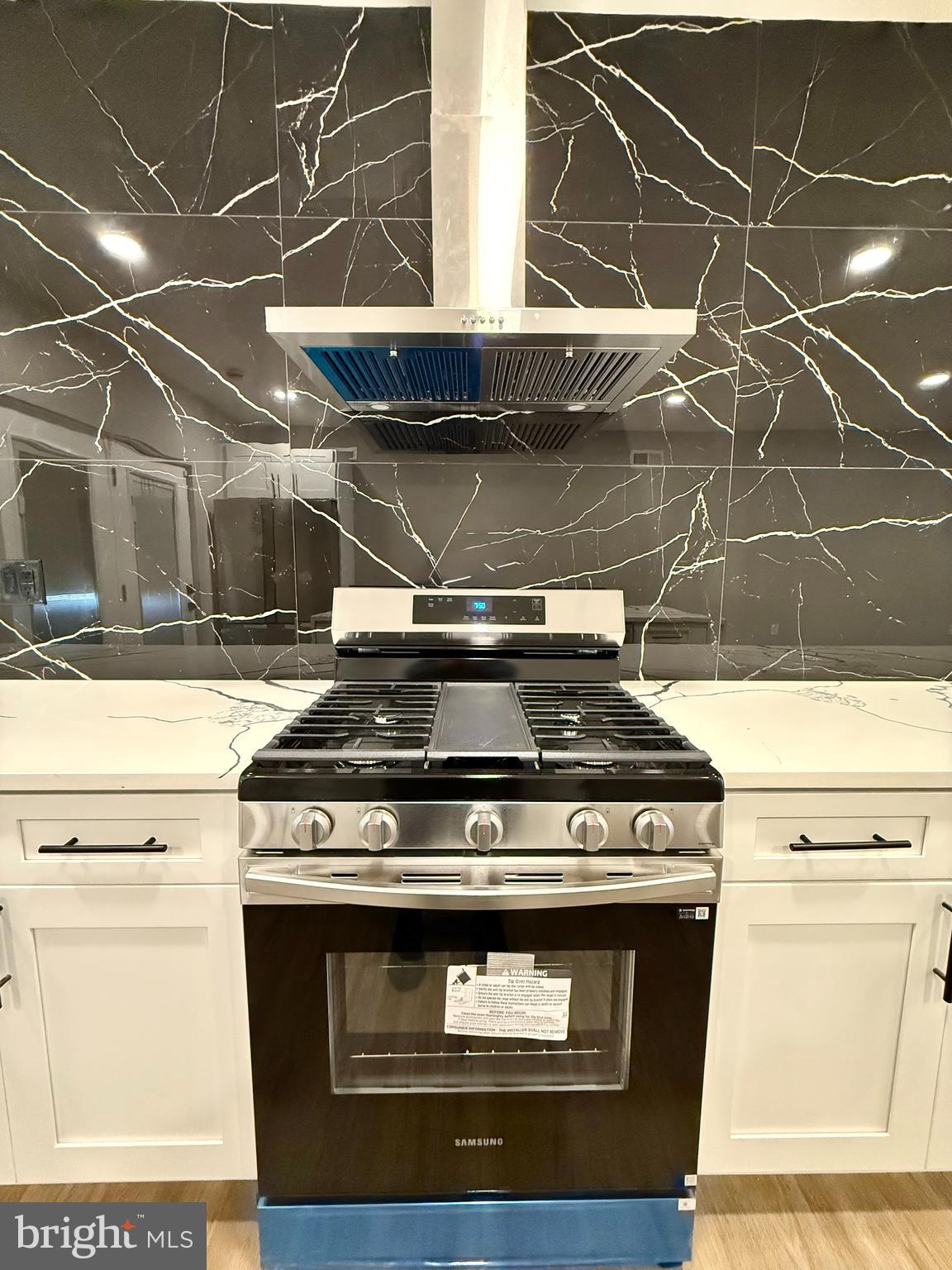 PORT RICHMOND - Residential