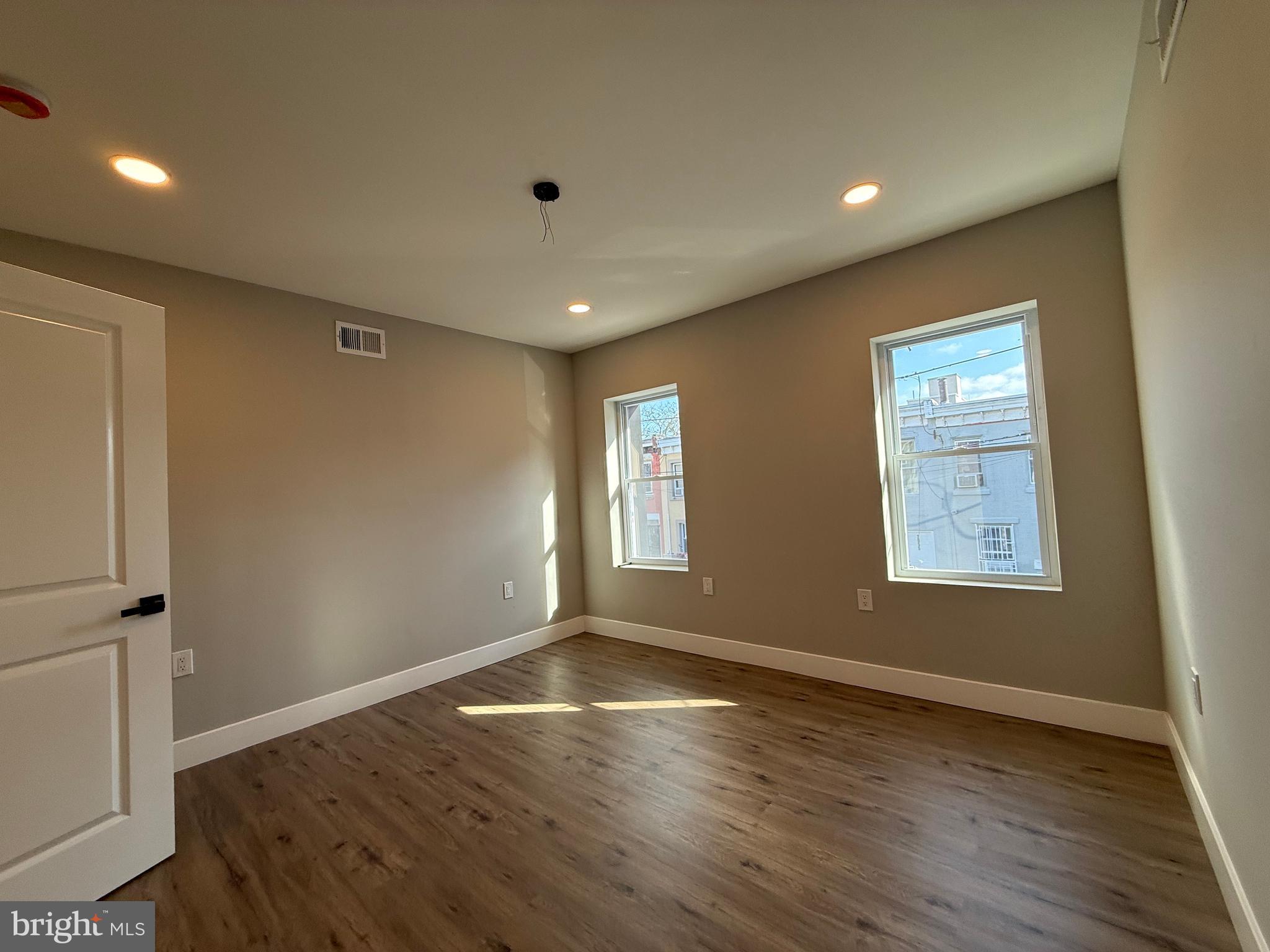 PORT RICHMOND - Residential