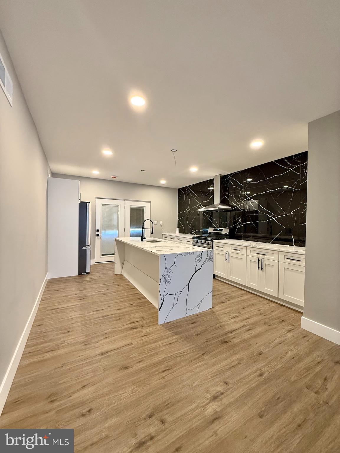 PORT RICHMOND - Residential