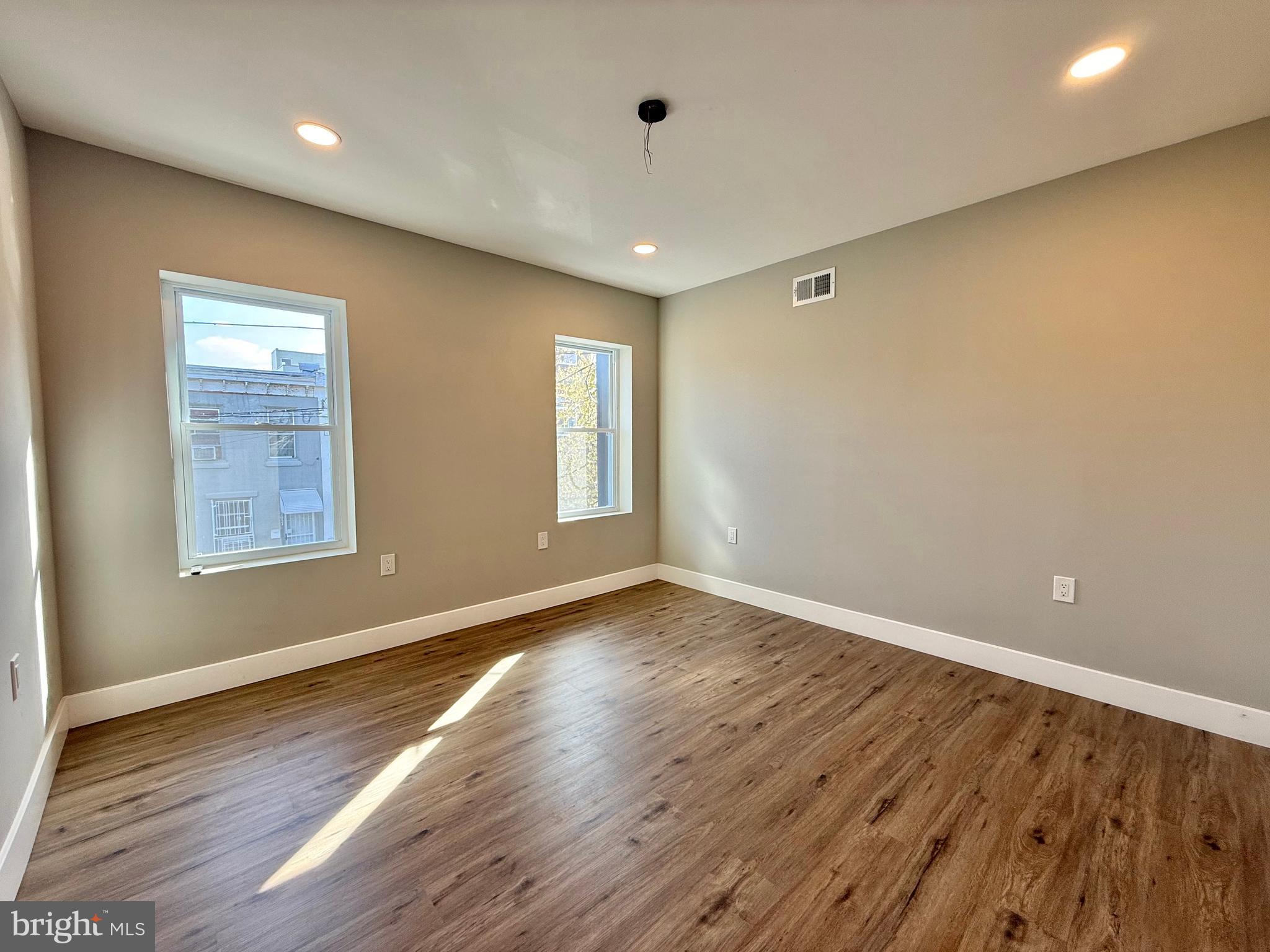 PORT RICHMOND - Residential