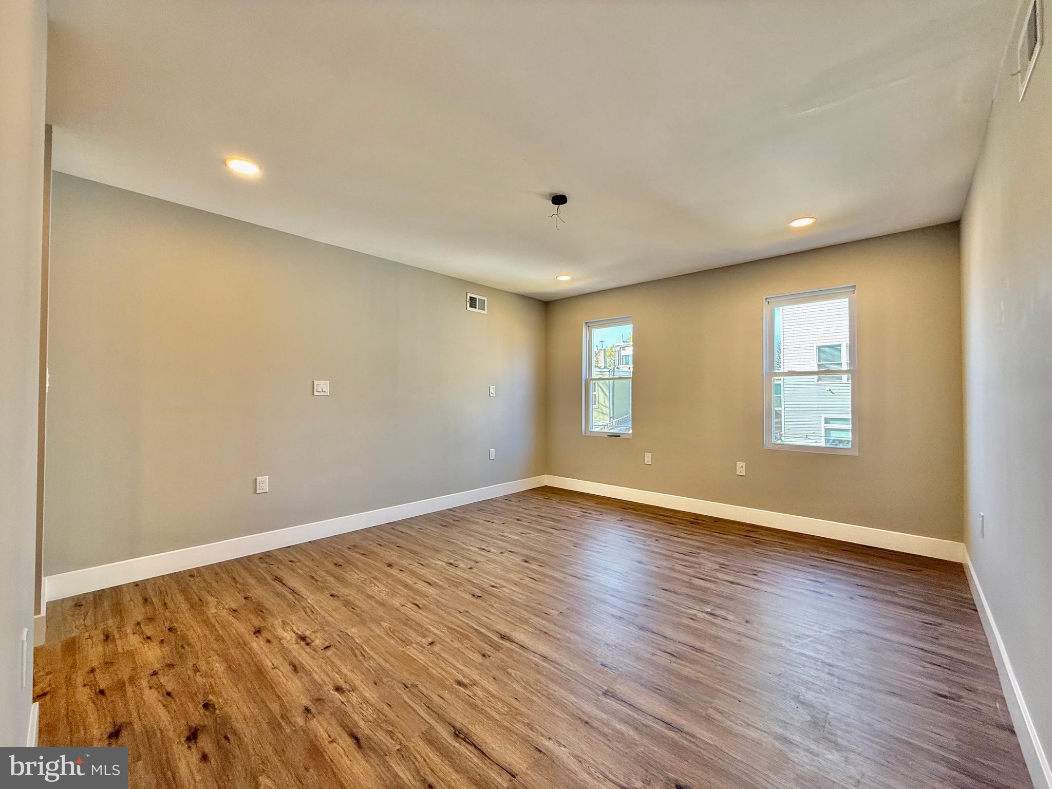 PORT RICHMOND - Residential