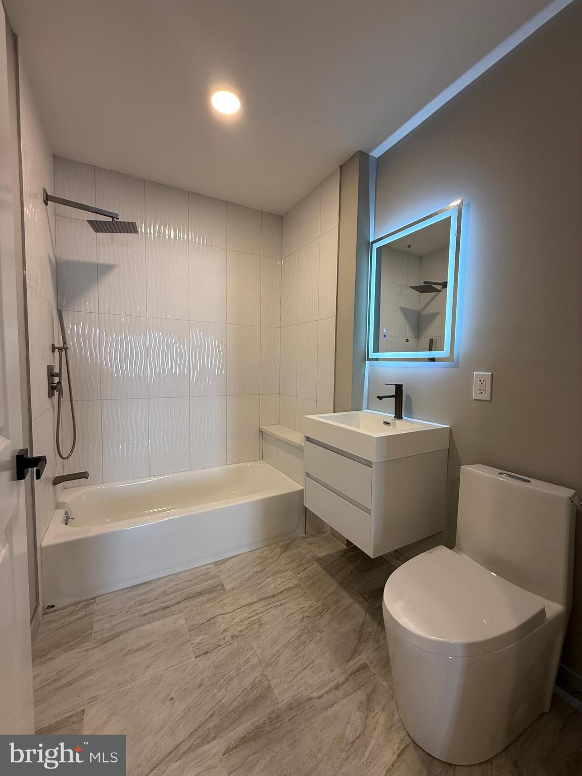 PORT RICHMOND - Residential