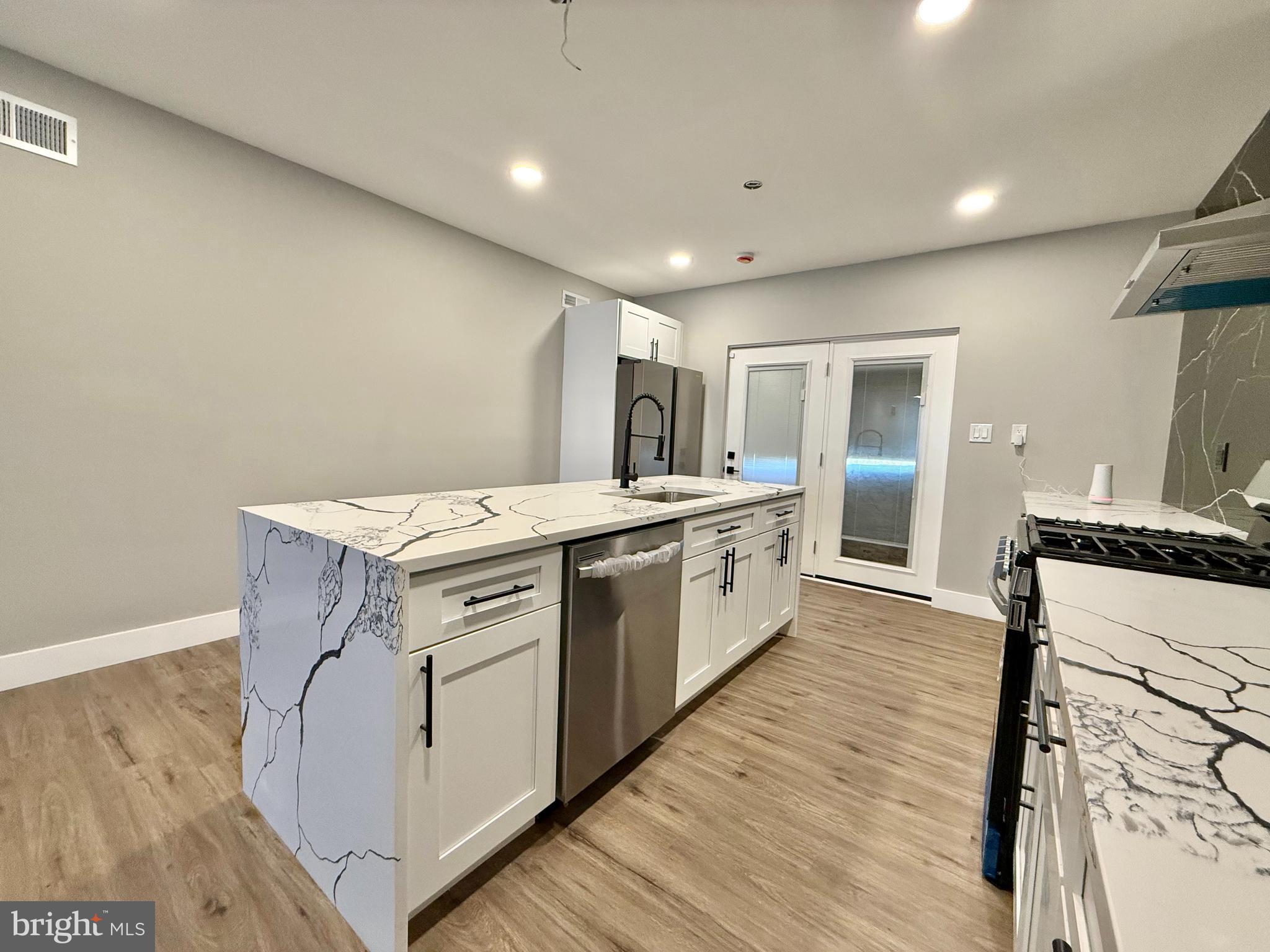 PORT RICHMOND - Residential