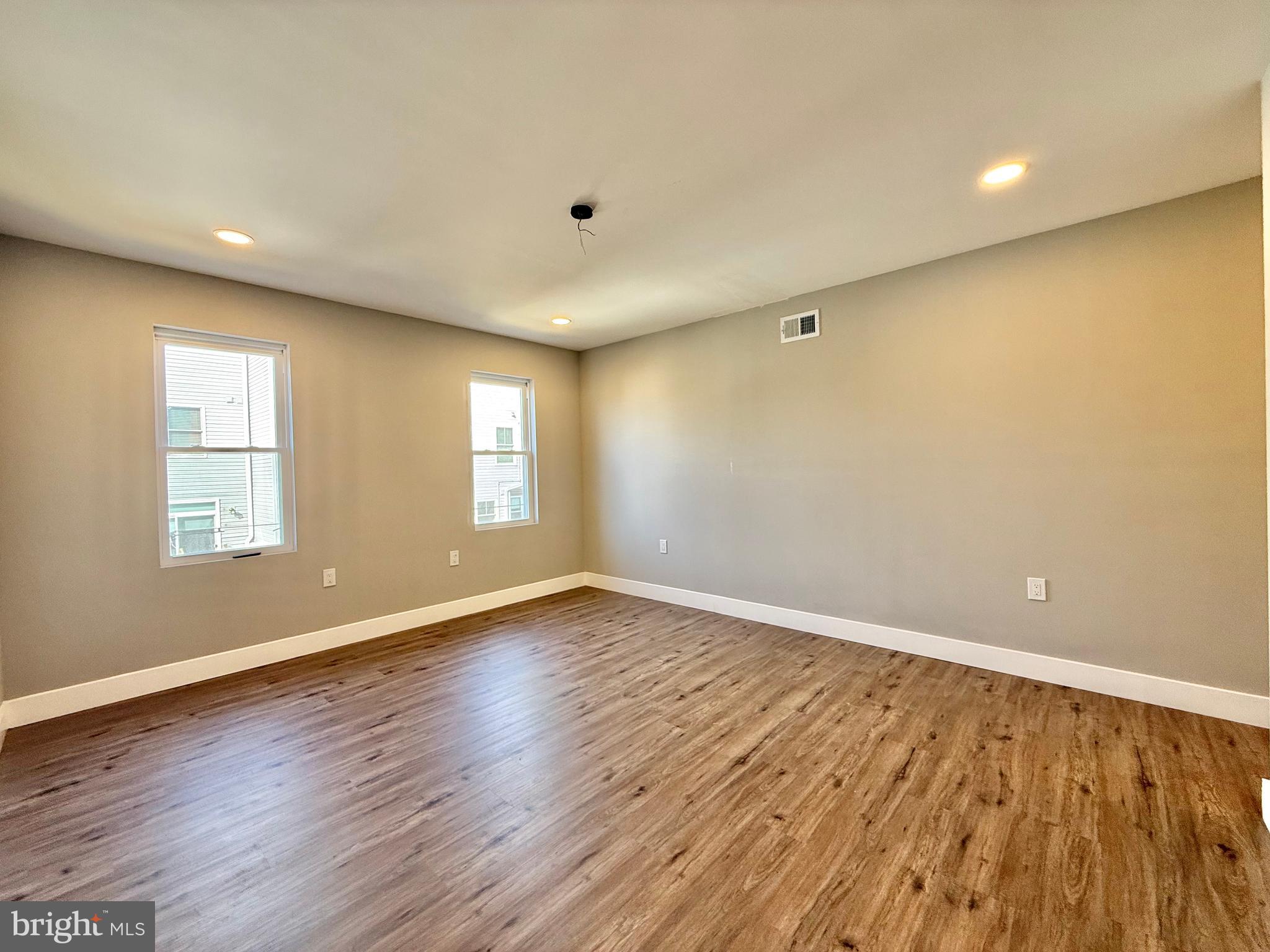 PORT RICHMOND - Residential