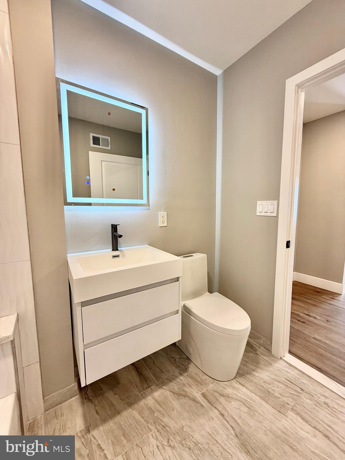 PORT RICHMOND - Residential