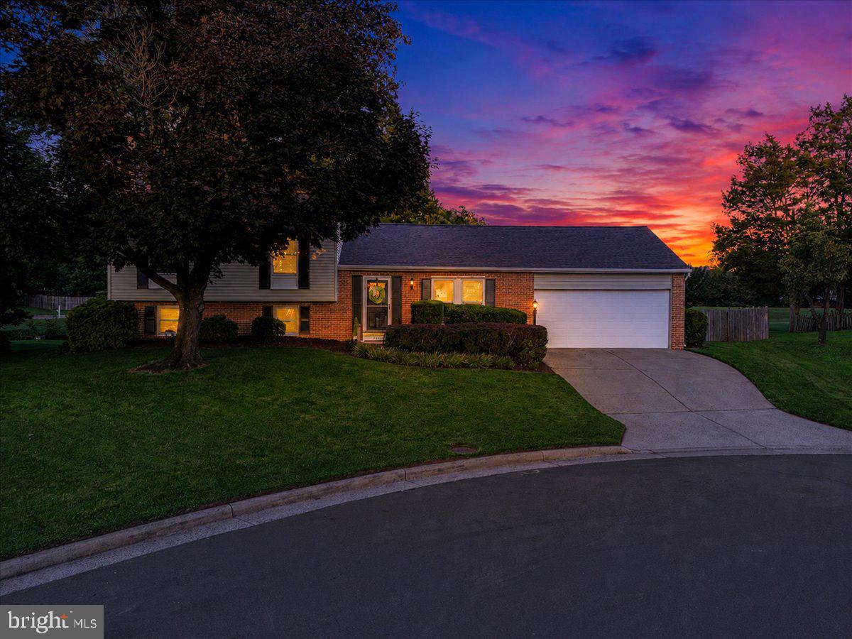 5512 FENCE POST COURT