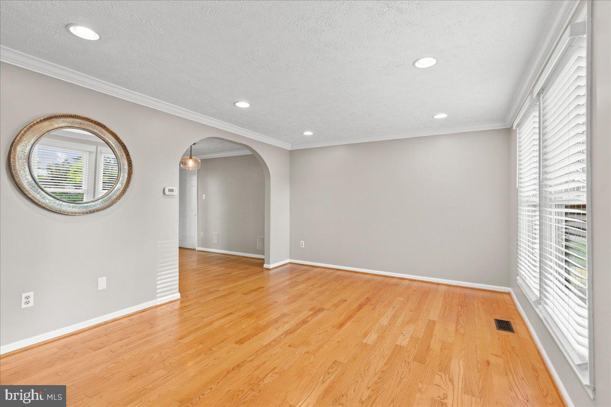5512 FENCE POST COURT