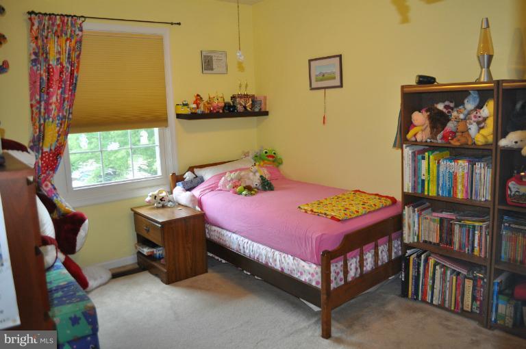 WOODED GLEN - Residential Lease