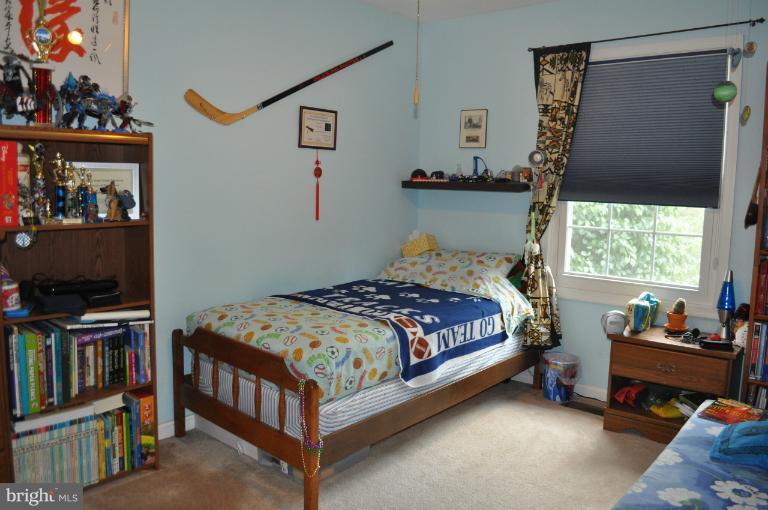 WOODED GLEN - Residential Lease