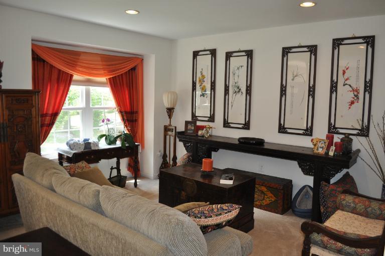 WOODED GLEN - Residential Lease