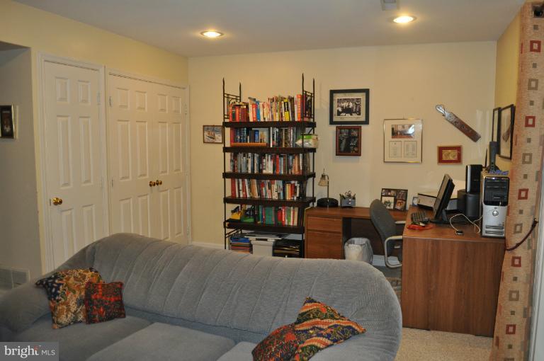 WOODED GLEN - Residential Lease