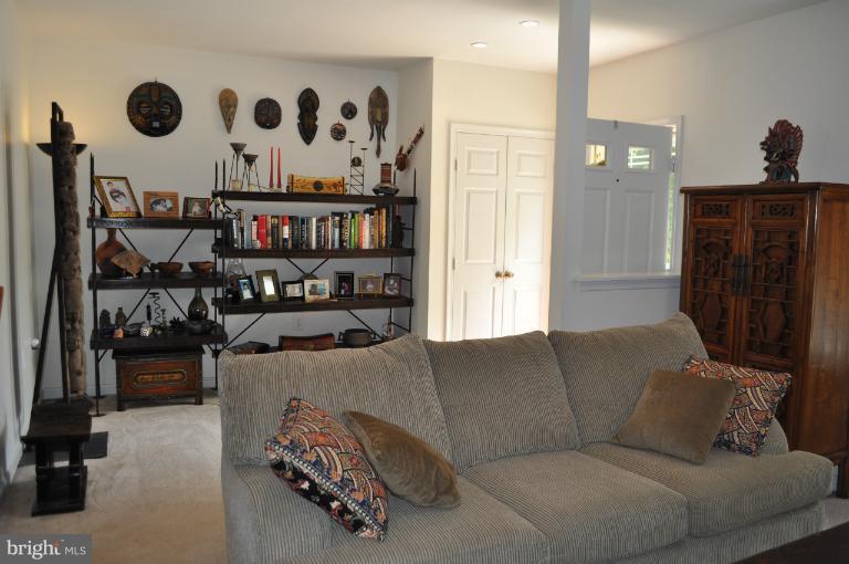 WOODED GLEN - Residential Lease