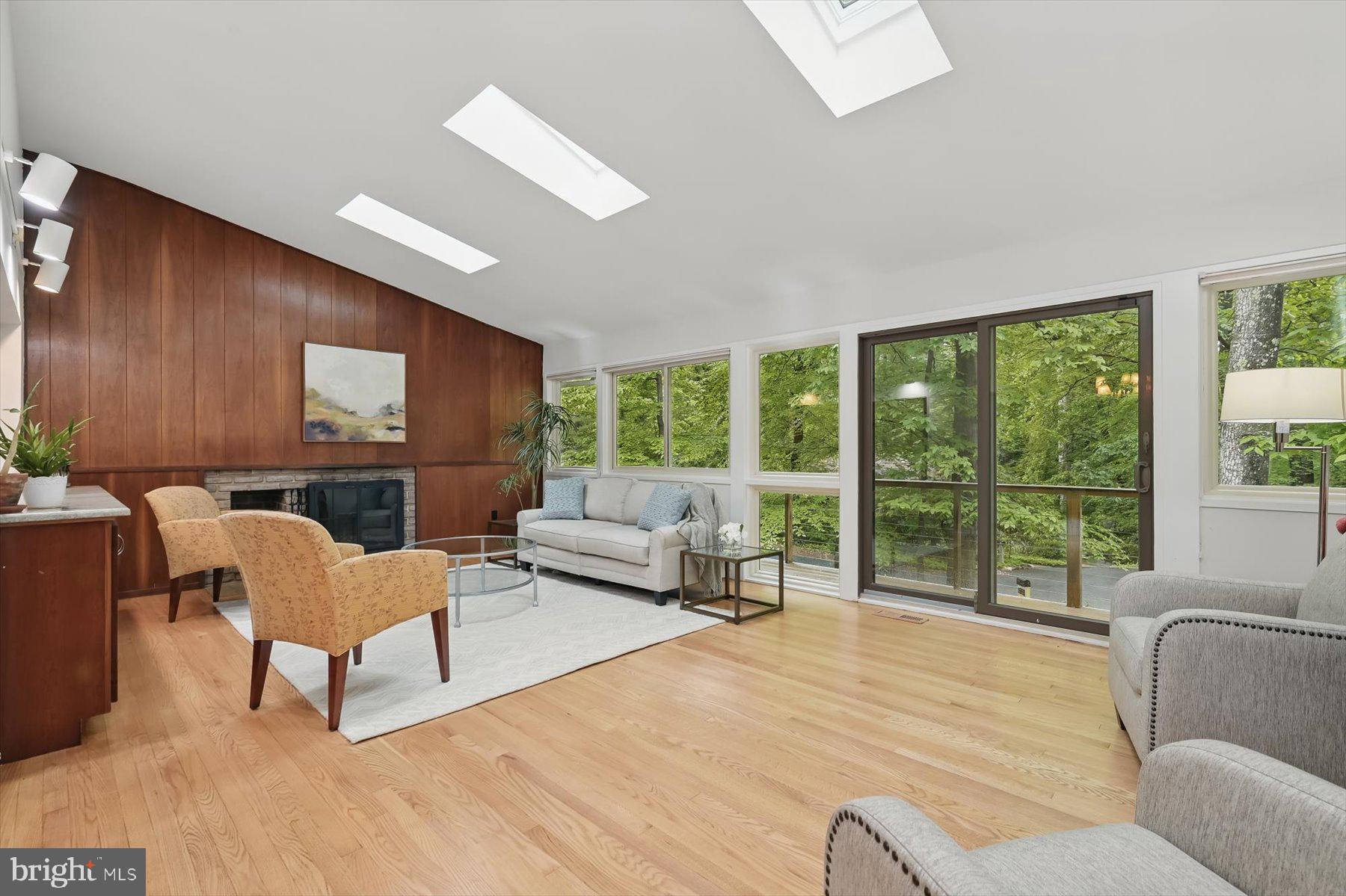 CARDEROCK SPRINGS - Residential