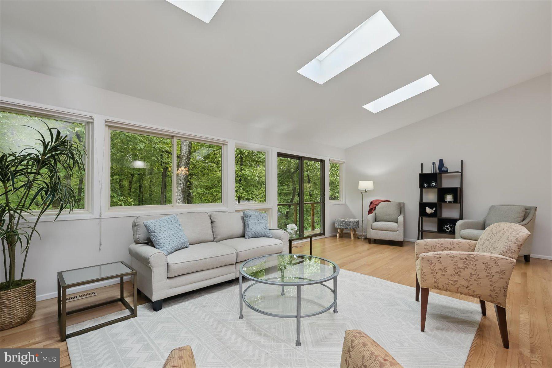 CARDEROCK SPRINGS - Residential