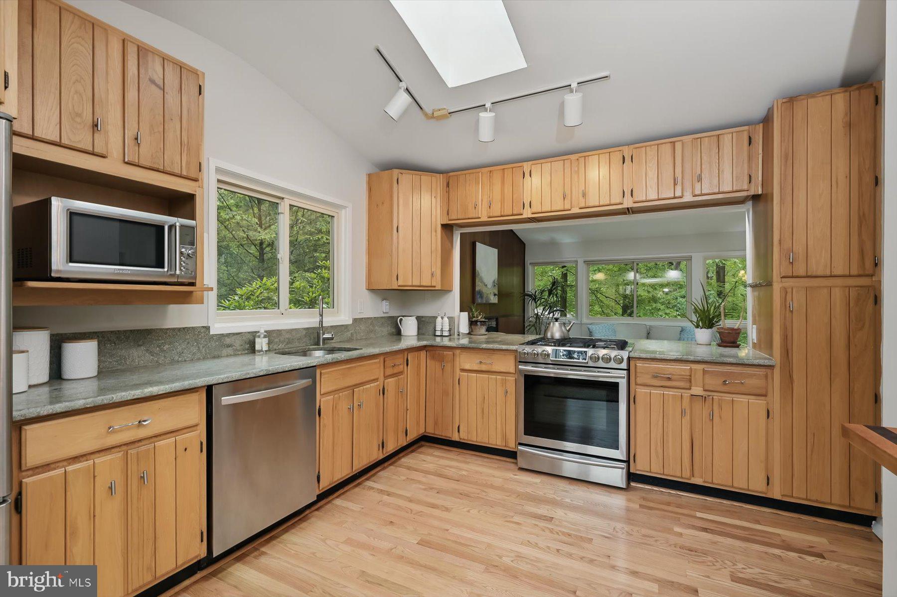 CARDEROCK SPRINGS - Residential