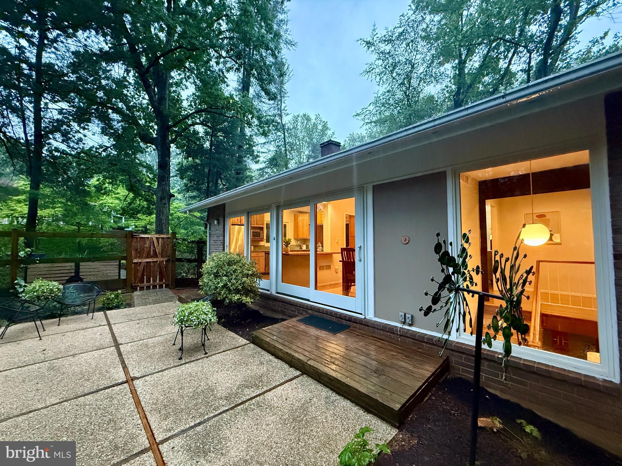 CARDEROCK SPRINGS - Residential