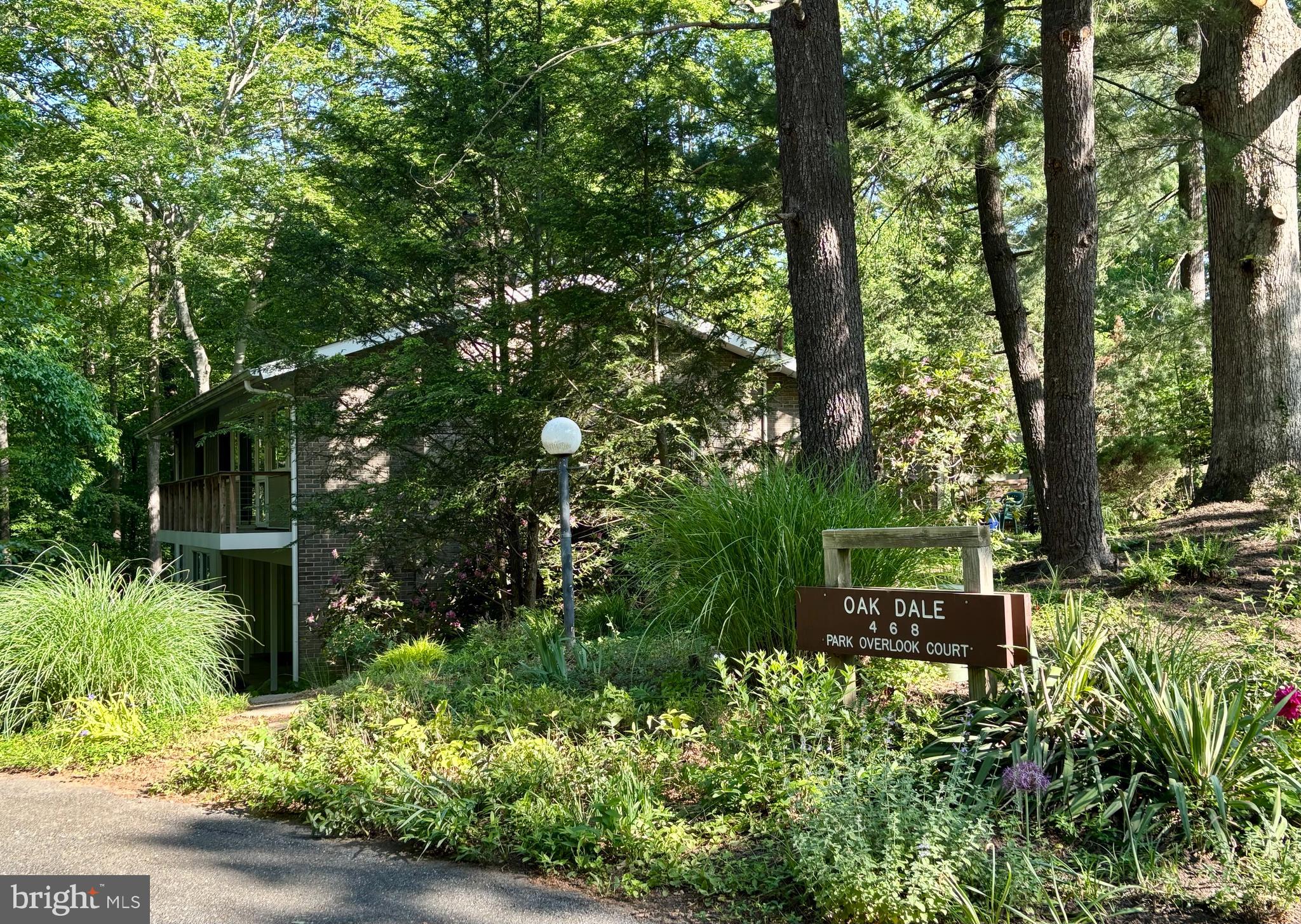 CARDEROCK SPRINGS - Residential