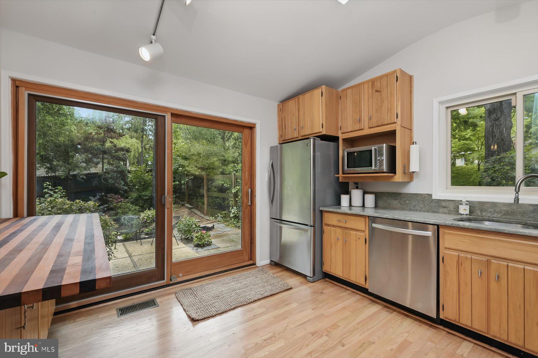 CARDEROCK SPRINGS - Residential