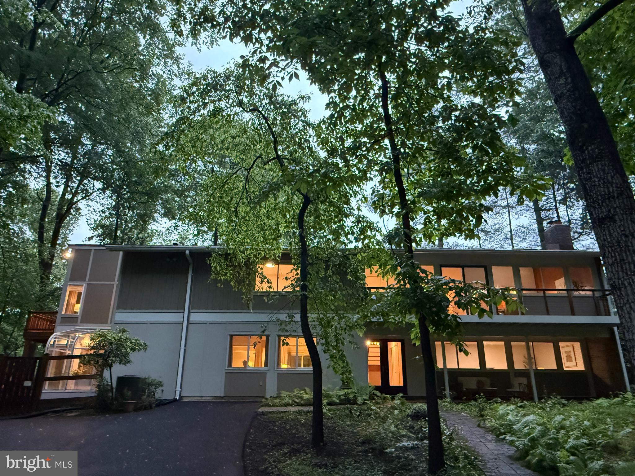 CARDEROCK SPRINGS - Residential