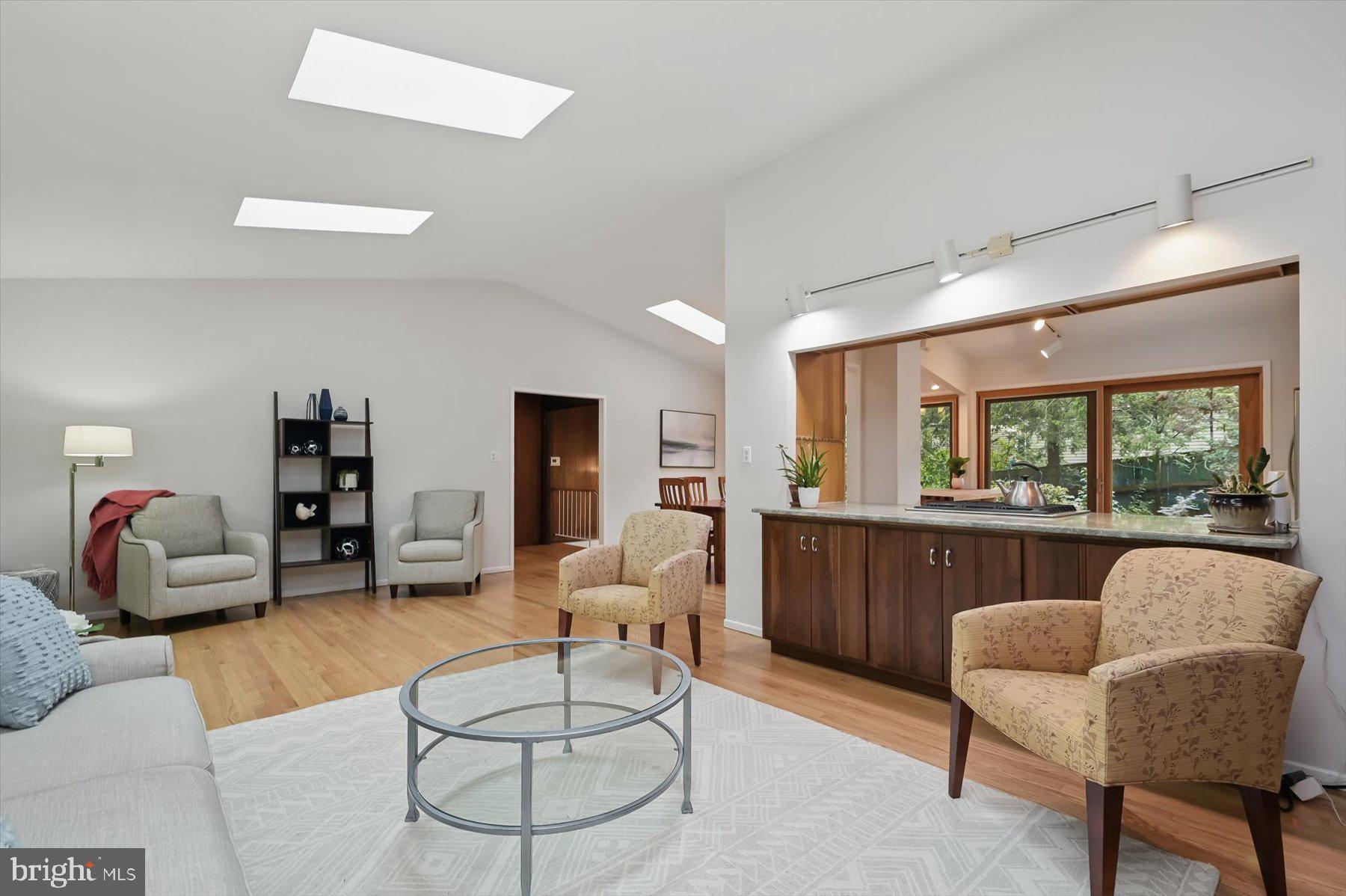 CARDEROCK SPRINGS - Residential