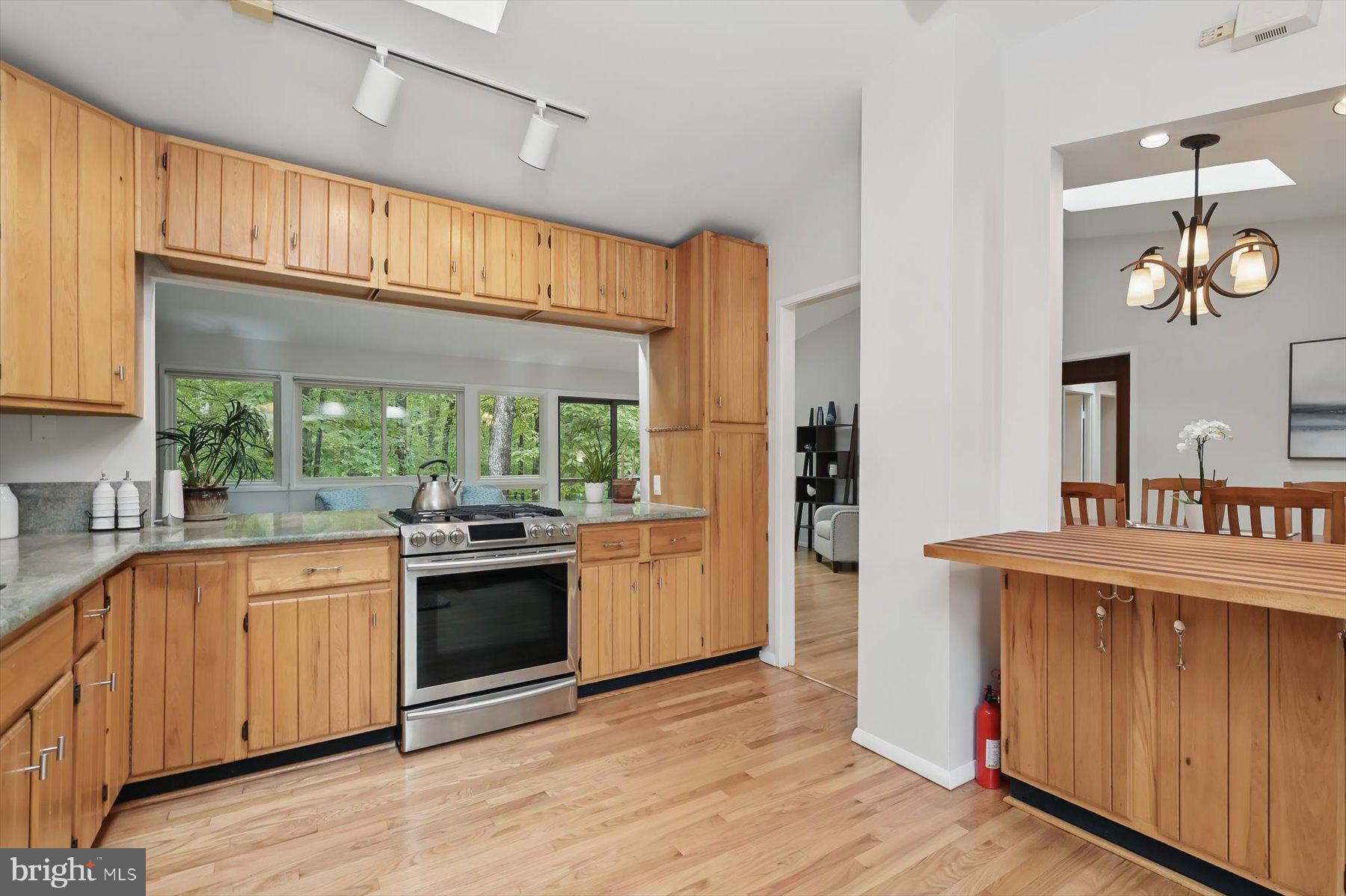 CARDEROCK SPRINGS - Residential